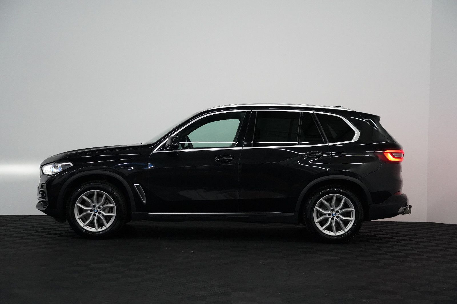 BMW X5 xDrive 30d xLine LASER HUD LEDER AHK Kamera foto 5