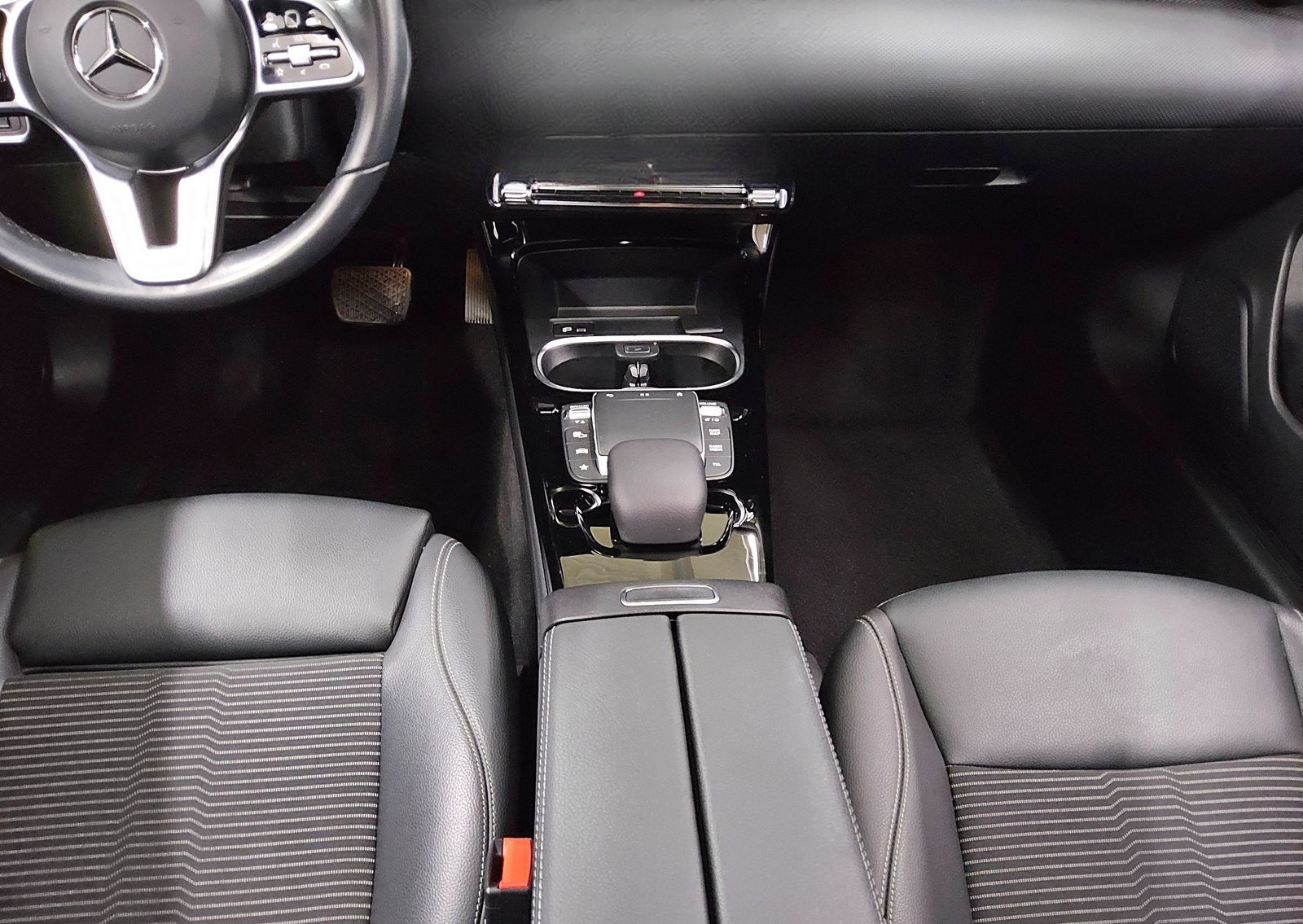 Mercedes-Benz A 250 e Progressive T-Leder Navi LED Pano AHK foto 6