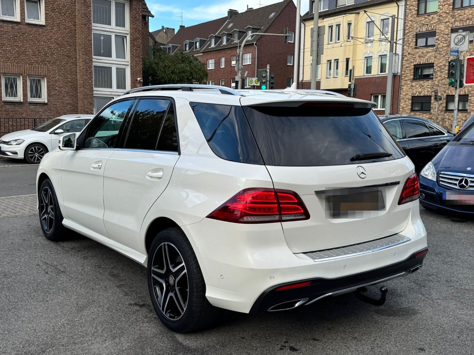 Mercedes-Benz GLE 350 d 4Matic AMG-LINE,LEDER-BI COLOR,360°KAM foto 4