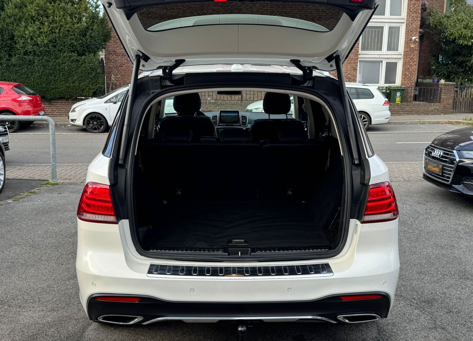 Mercedes-Benz GLE 350 d 4Matic AMG-LINE,LEDER-BI COLOR,360°KAM foto 6