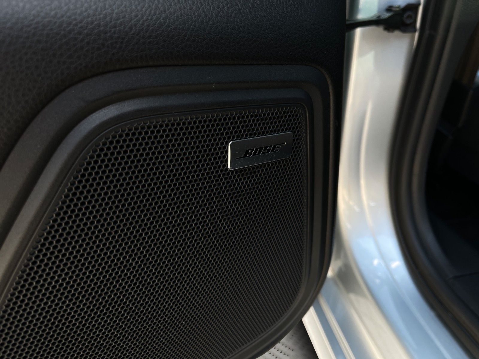 Porsche Macan Turbo Lenkradhz. | Panorama | Kamera foto 17