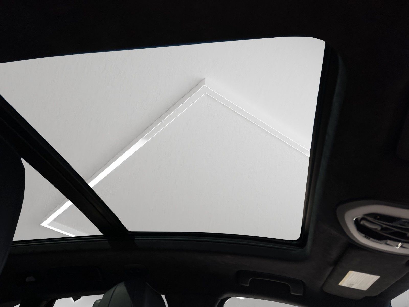 Porsche Macan Turbo Lenkradhz. | Panorama | Kamera foto 21