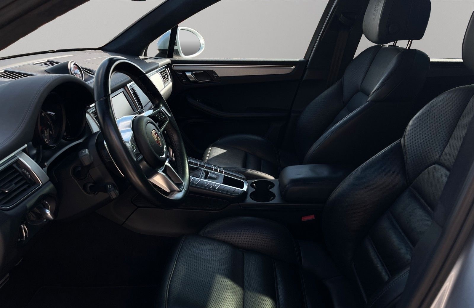 Porsche Macan Turbo Lenkradhz. | Panorama | Kamera foto 9