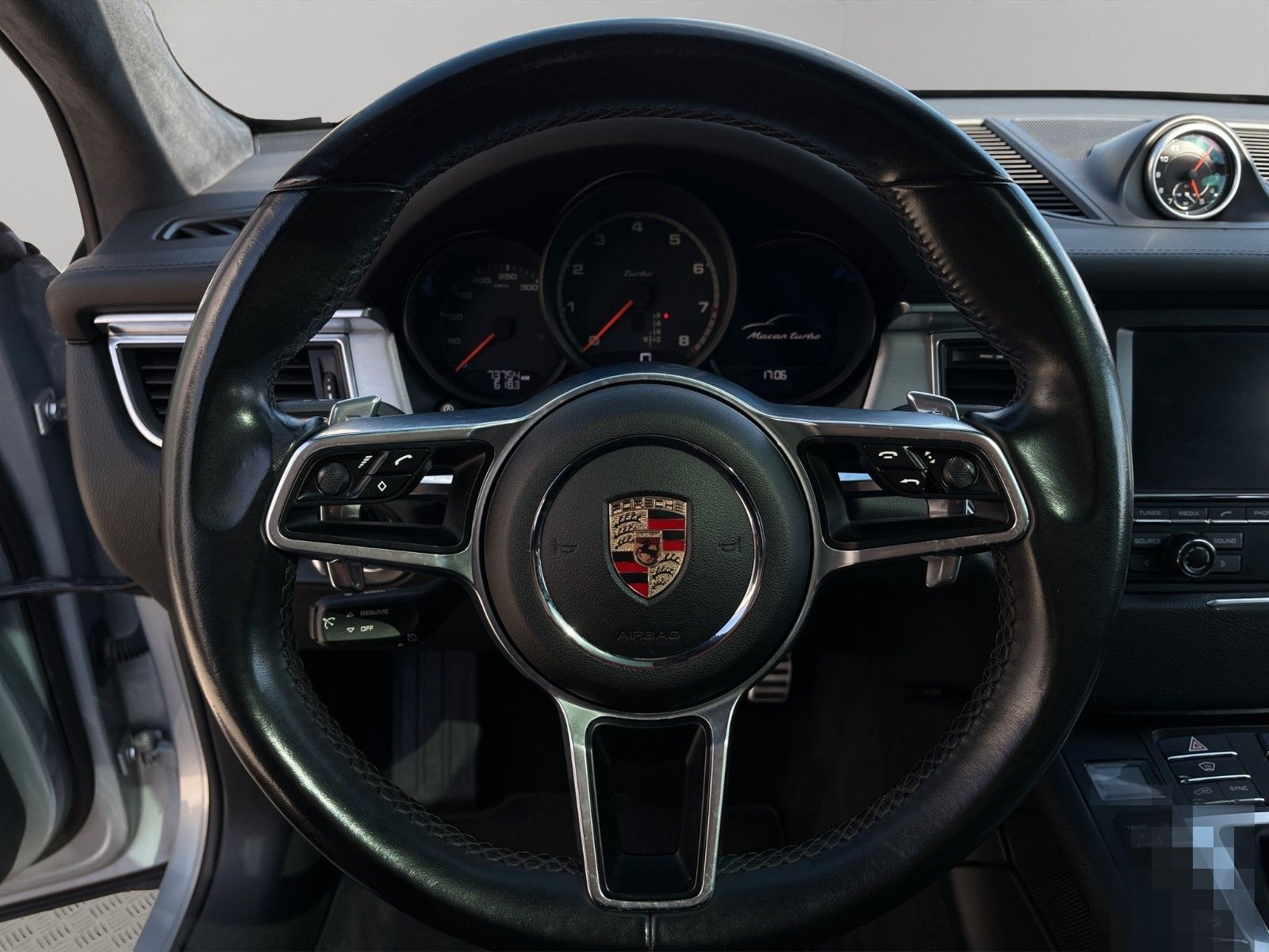 Porsche Macan Turbo Lenkradhz. | Panorama | Kamera foto 10