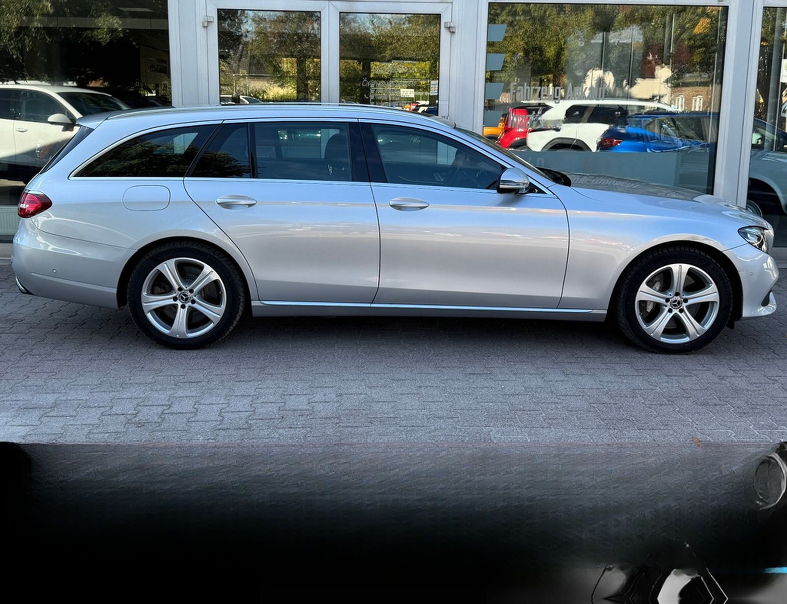 Mercedes-Benz E 400 T-Modell 4Matic*NAVI*PANO*AHK*LED* foto 17