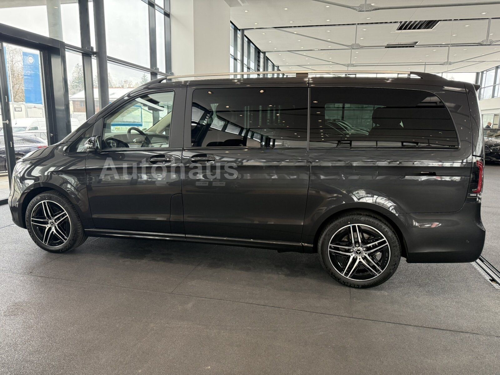 Mercedes-Benz V300 d 4M*AVANTGARDE*AIRMATIC*AMG*PANO*STHZG*AHK foto 3