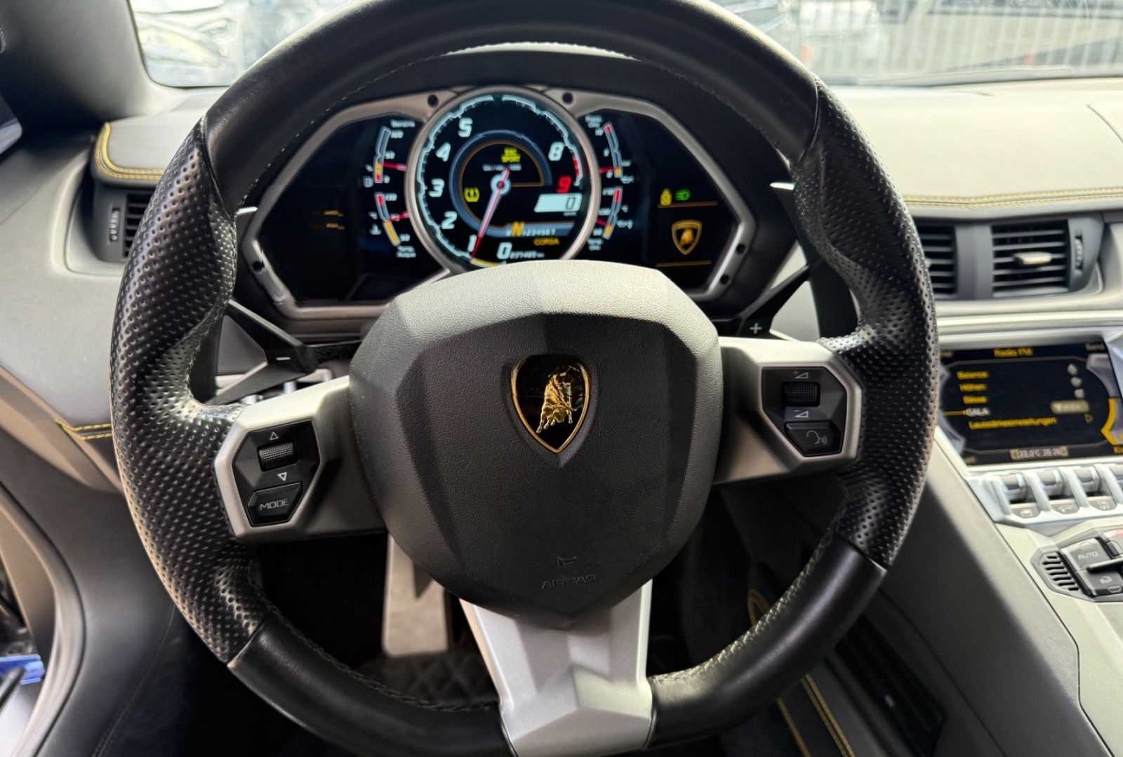 Lamborghini Aventador LP 700 4 foto 16