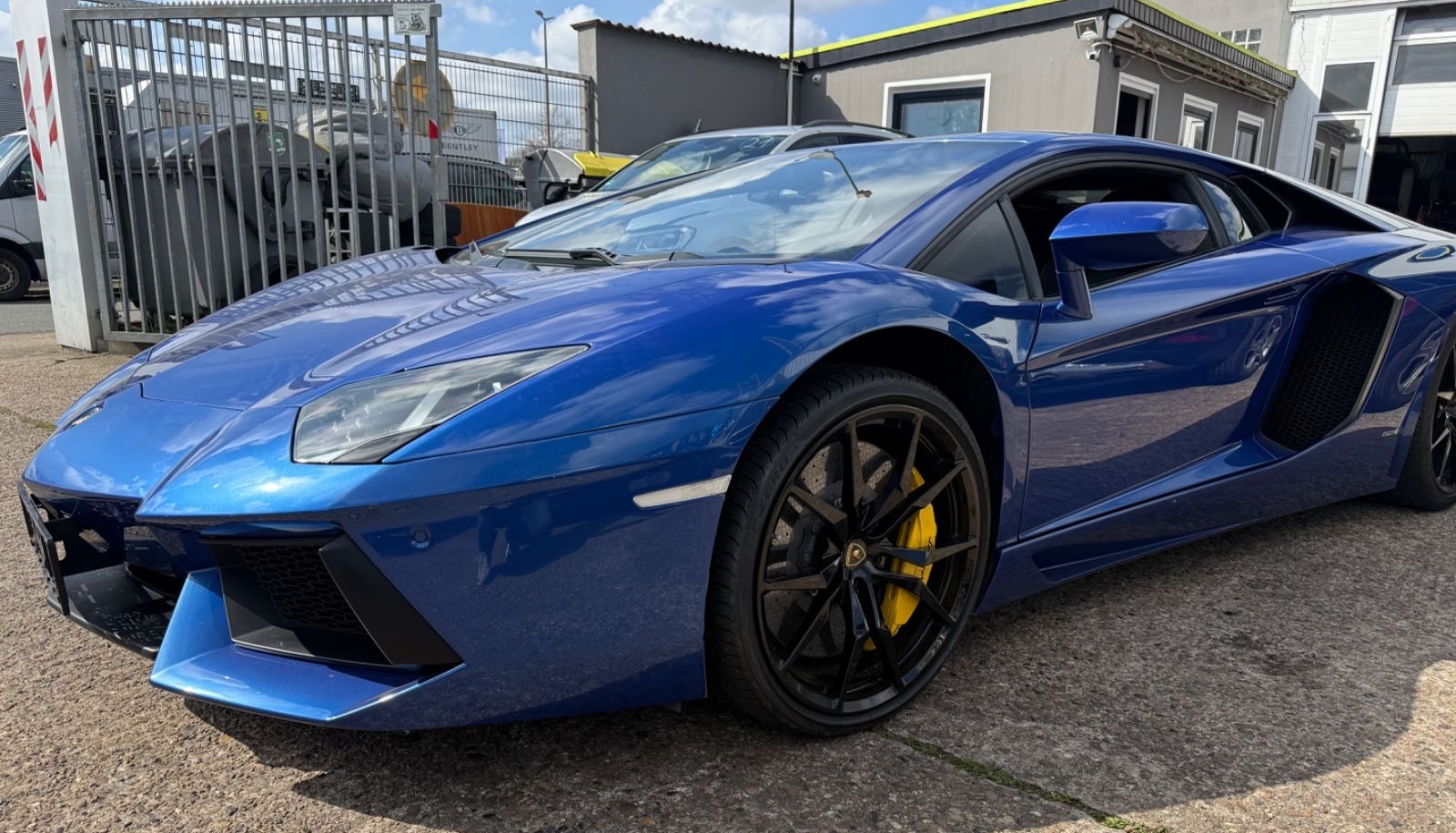 Lamborghini Aventador LP 700 4 foto 5