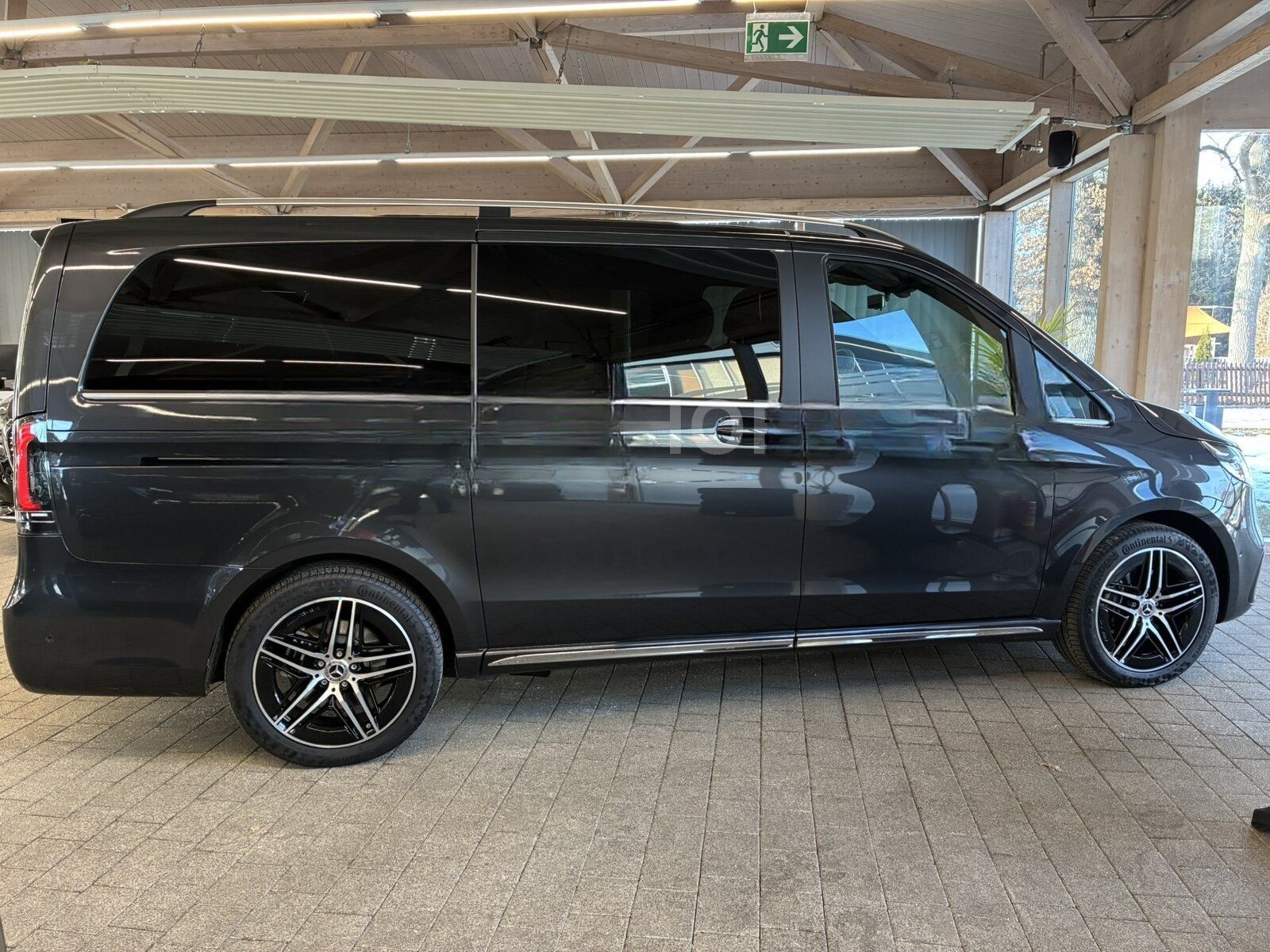 Mercedes-Benz V 300 d 4M*EXCLUSIVE*AMG*AIRMATIC*PANO*7-SITZER foto 9