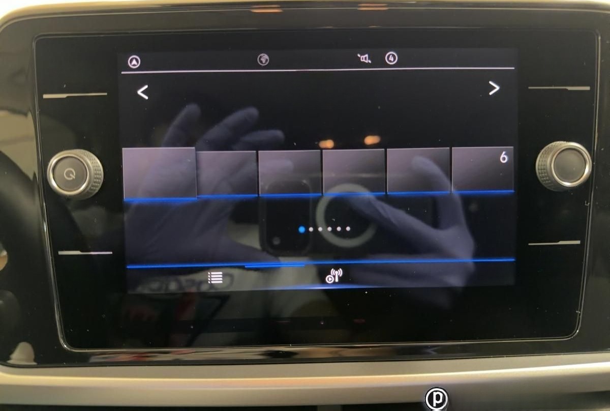Volkswagen T-Roc LIFE 1.0 TSI SHZ APP-C. KLIMA LED foto 11
