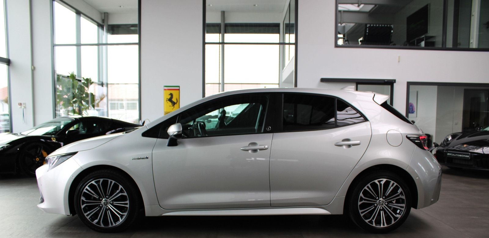 Toyota Corolla Hybrid 1.8 VVT-i *  Team D * 1.Hand! foto 3