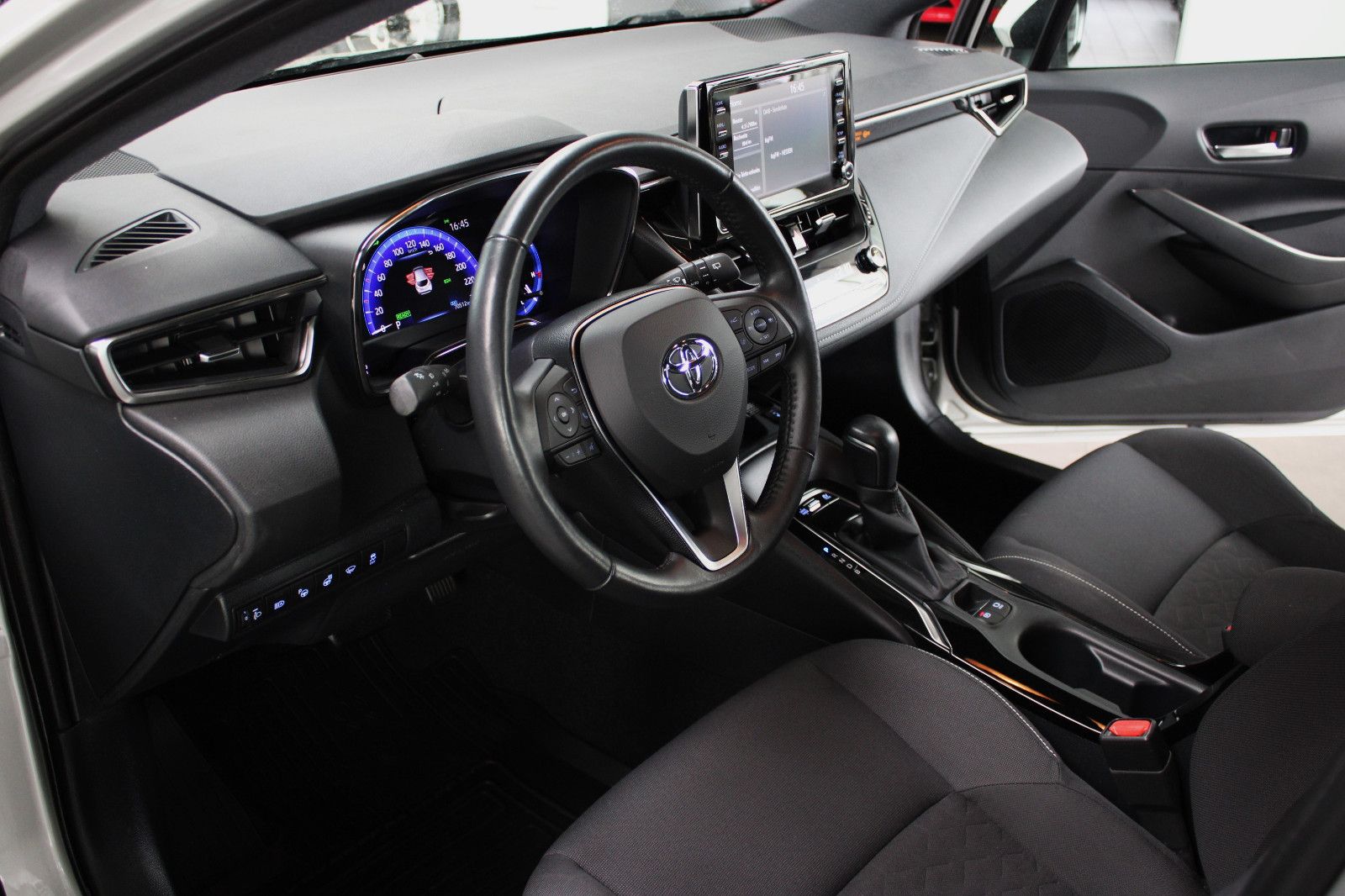 Toyota Corolla Hybrid 1.8 VVT-i *  Team D * 1.Hand! foto 4