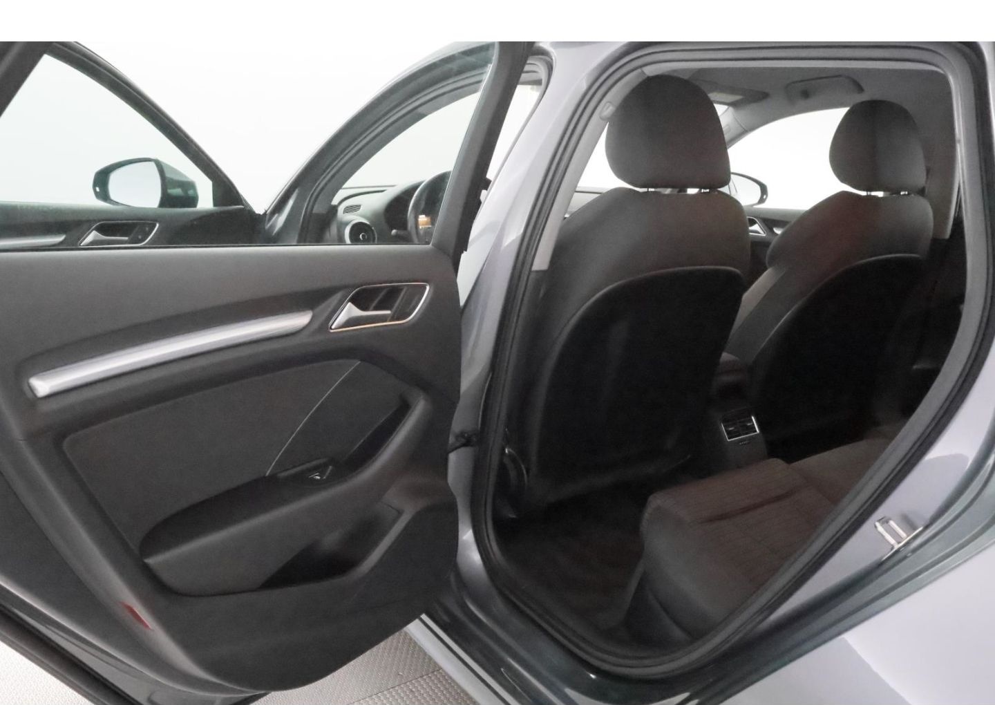 Audi A3 40 TFSI S-tronic S Line LED+Carplay+AHK+PDC+T foto 18