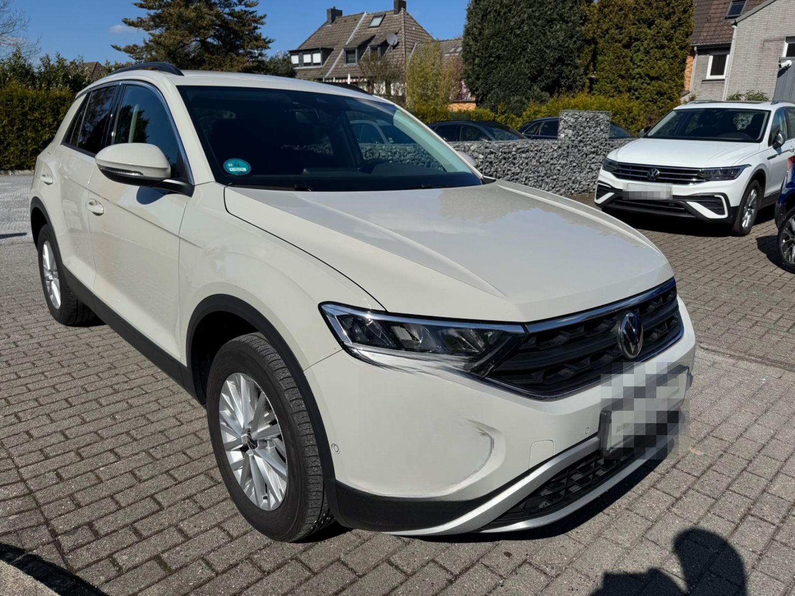 Volkswagen T-Roc PDC App Conect ACC LMF 1.Hand TÜV 01/2028 foto 2