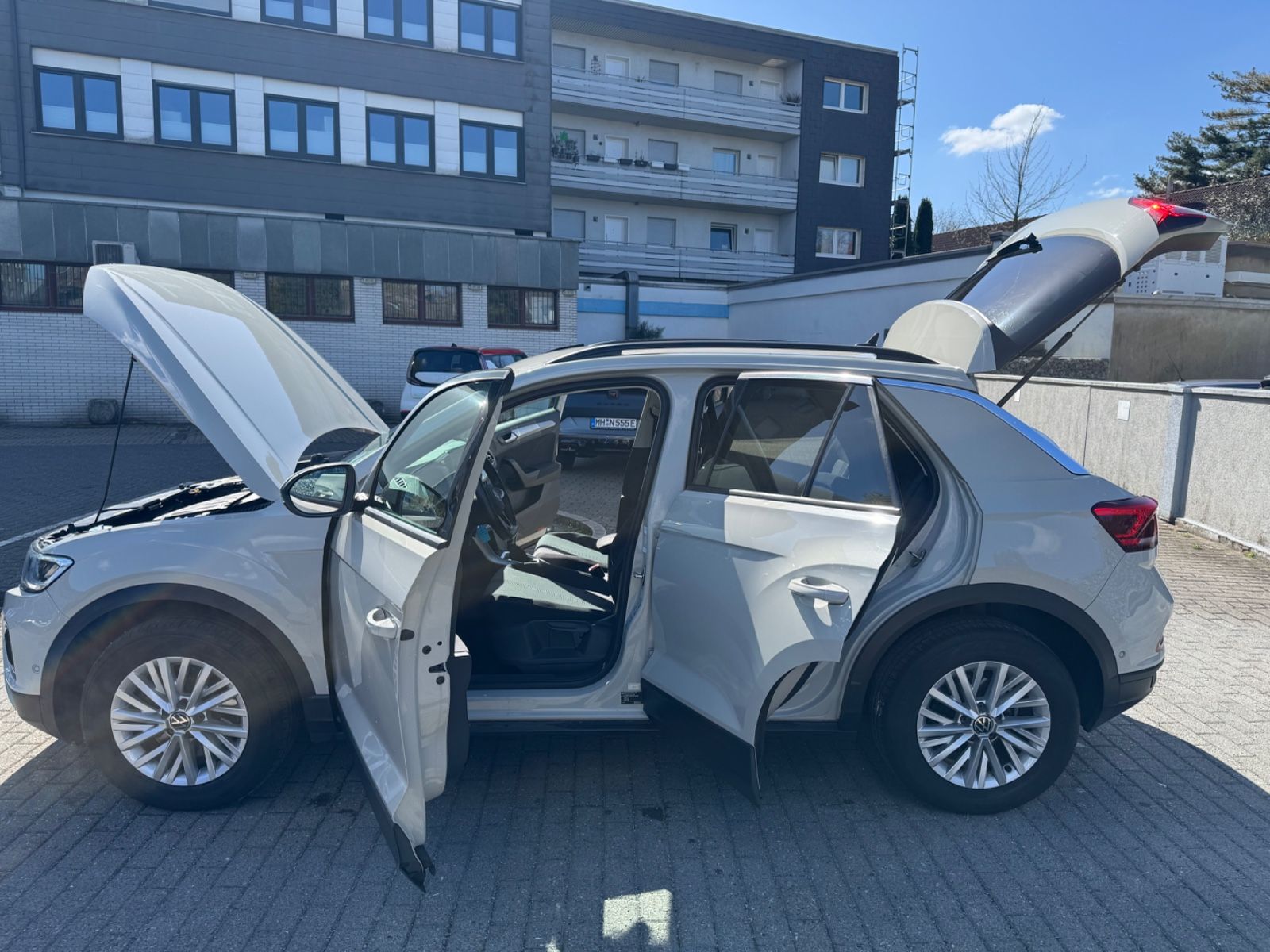 Volkswagen T-Roc PDC App Conect ACC LMF 1.Hand TÜV 01/2028 foto 11