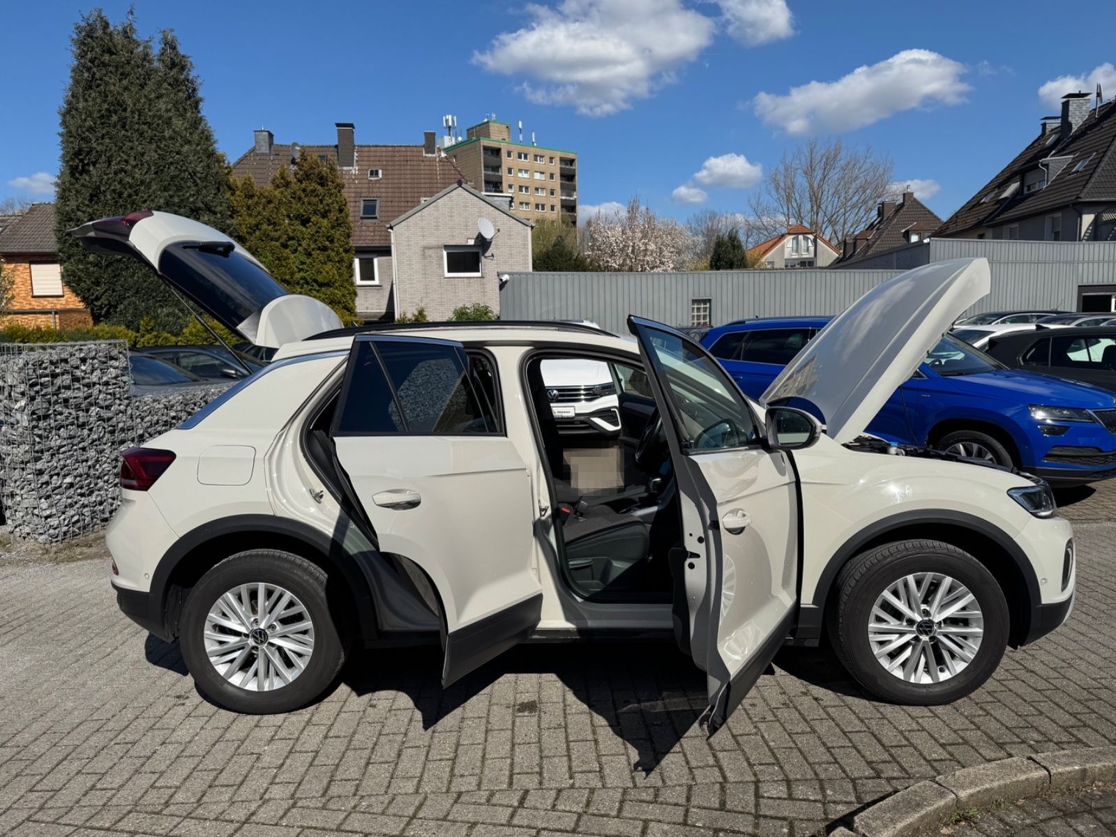 Volkswagen T-Roc PDC App Conect ACC LMF 1.Hand TÜV 01/2028 foto 12