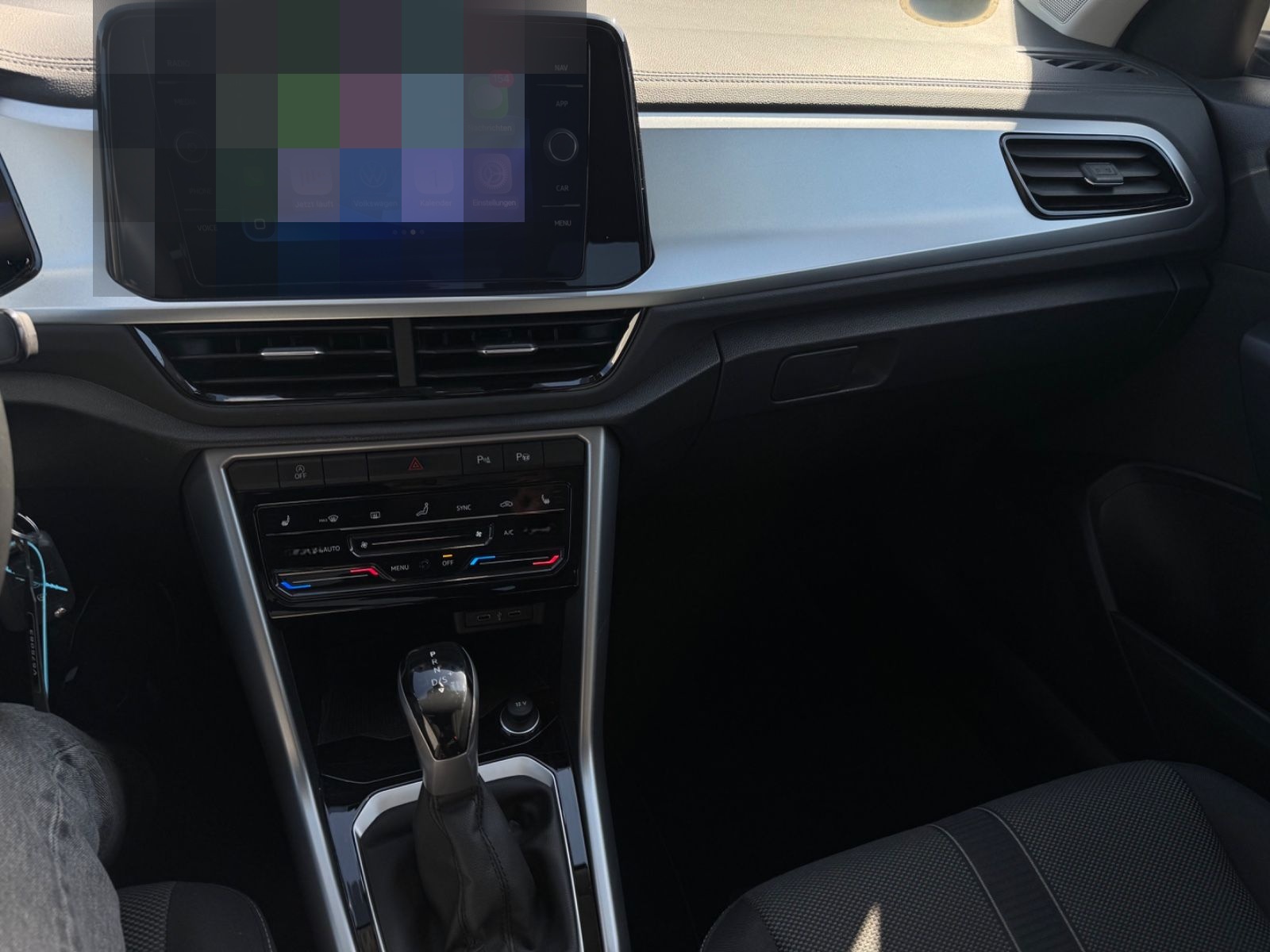 Volkswagen T-Roc PDC App Conect ACC LMF 1.Hand TÜV 01/2028 foto 18