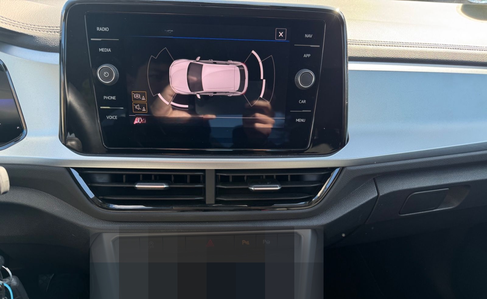 Volkswagen T-Roc PDC App Conect ACC LMF 1.Hand TÜV 01/2028 foto 19