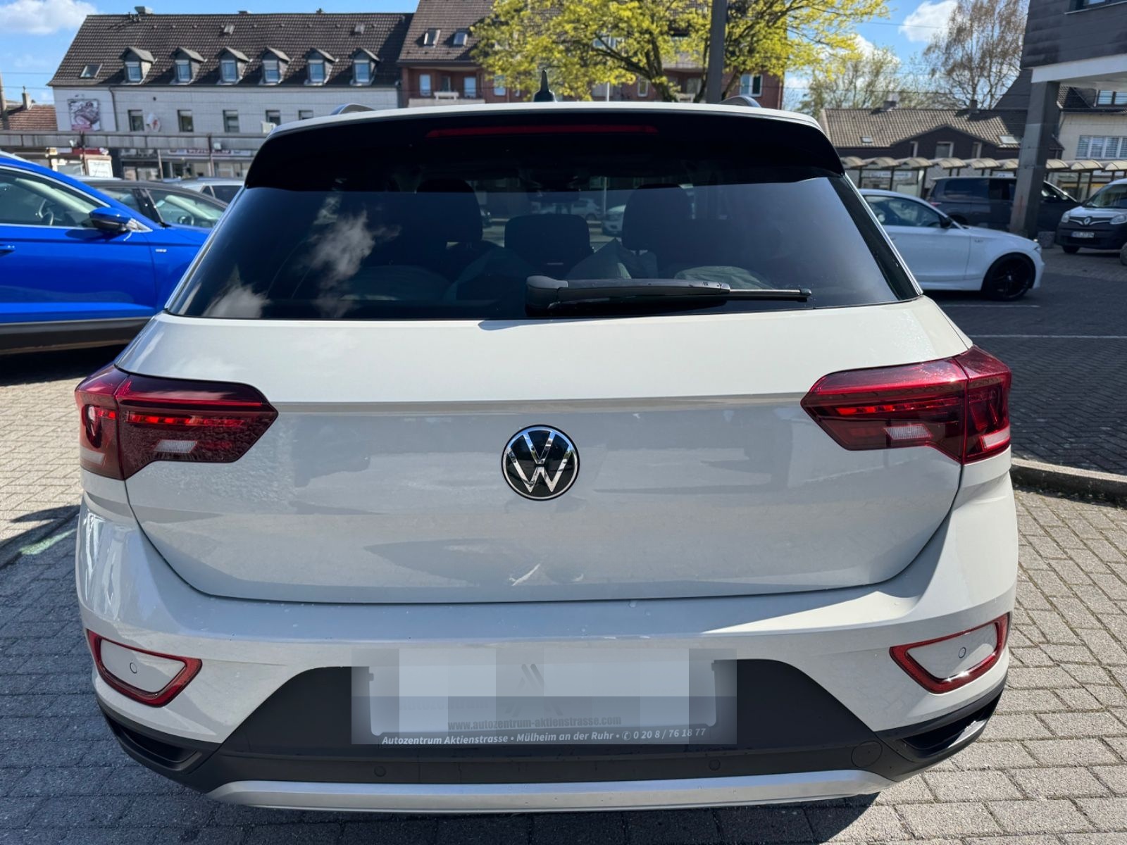Volkswagen T-Roc PDC App Conect ACC LMF 1.Hand TÜV 01/2028 foto 6