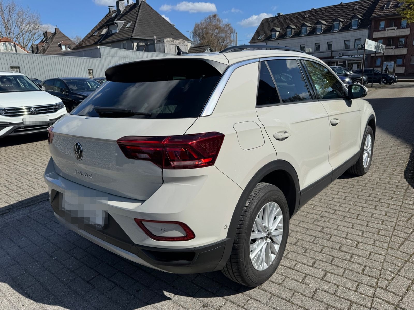 Volkswagen T-Roc PDC App Conect ACC LMF 1.Hand TÜV 01/2028 foto 8