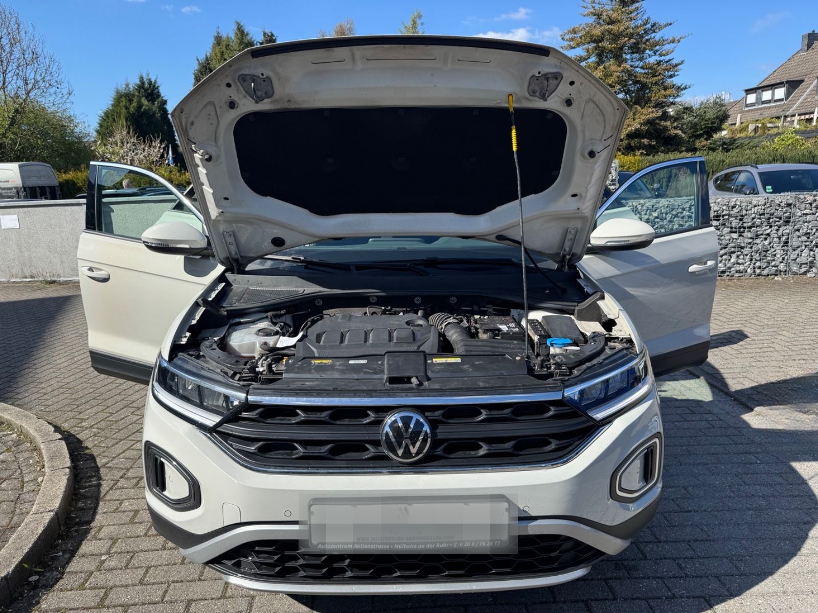 Volkswagen T-Roc PDC App Conect ACC LMF 1.Hand TÜV 01/2028 foto 9