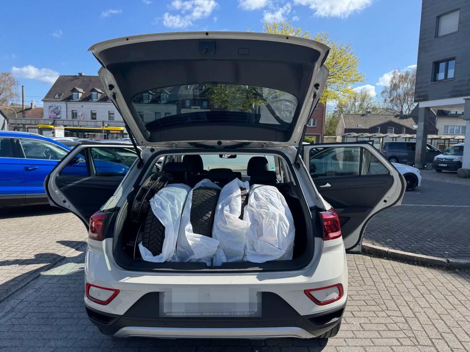 Volkswagen T-Roc PDC App Conect ACC LMF 1.Hand TÜV 01/2028 foto 10