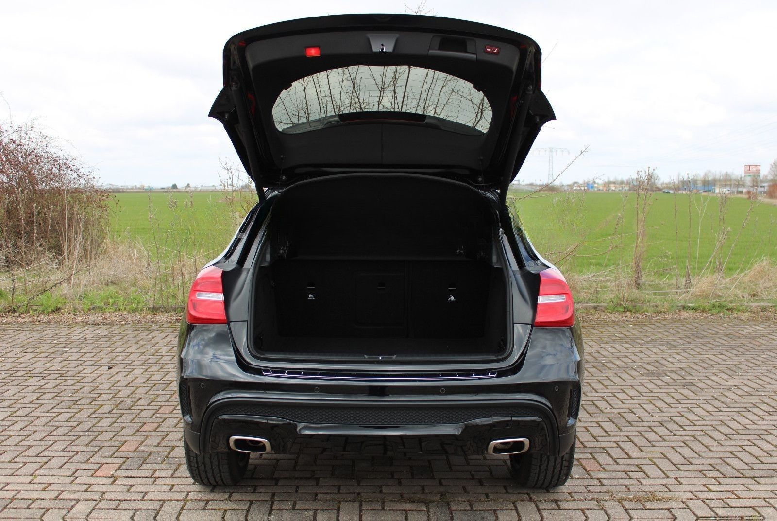 Mercedes-Benz GLA 250 4Matic AMG Aut.PANO Leder Bi-XENON Sound foto 9