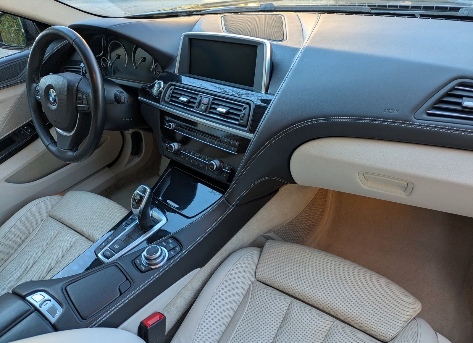 BMW 650i Gran Coupé - Panorama - Kamera - V8 Biturbo foto 10