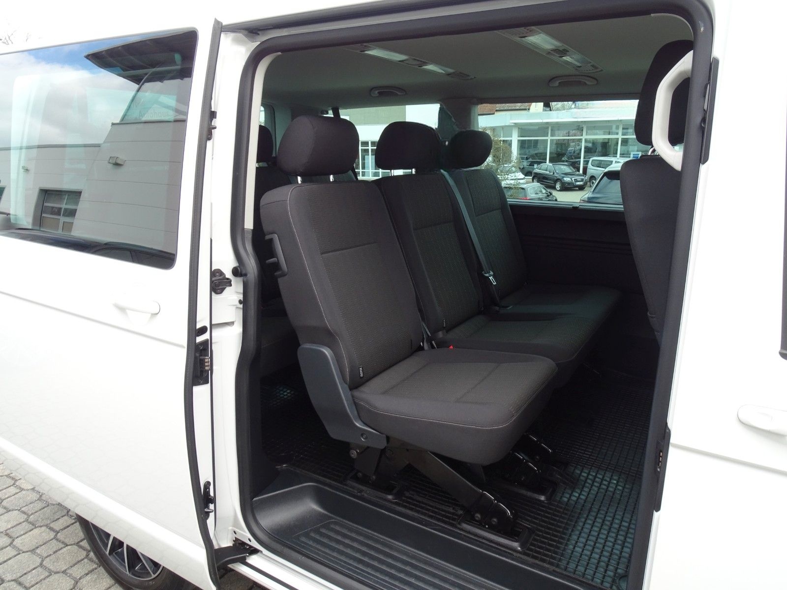 Volkswagen T6.1 Caravelle 2.0 TDI DSG Comfortline foto 11