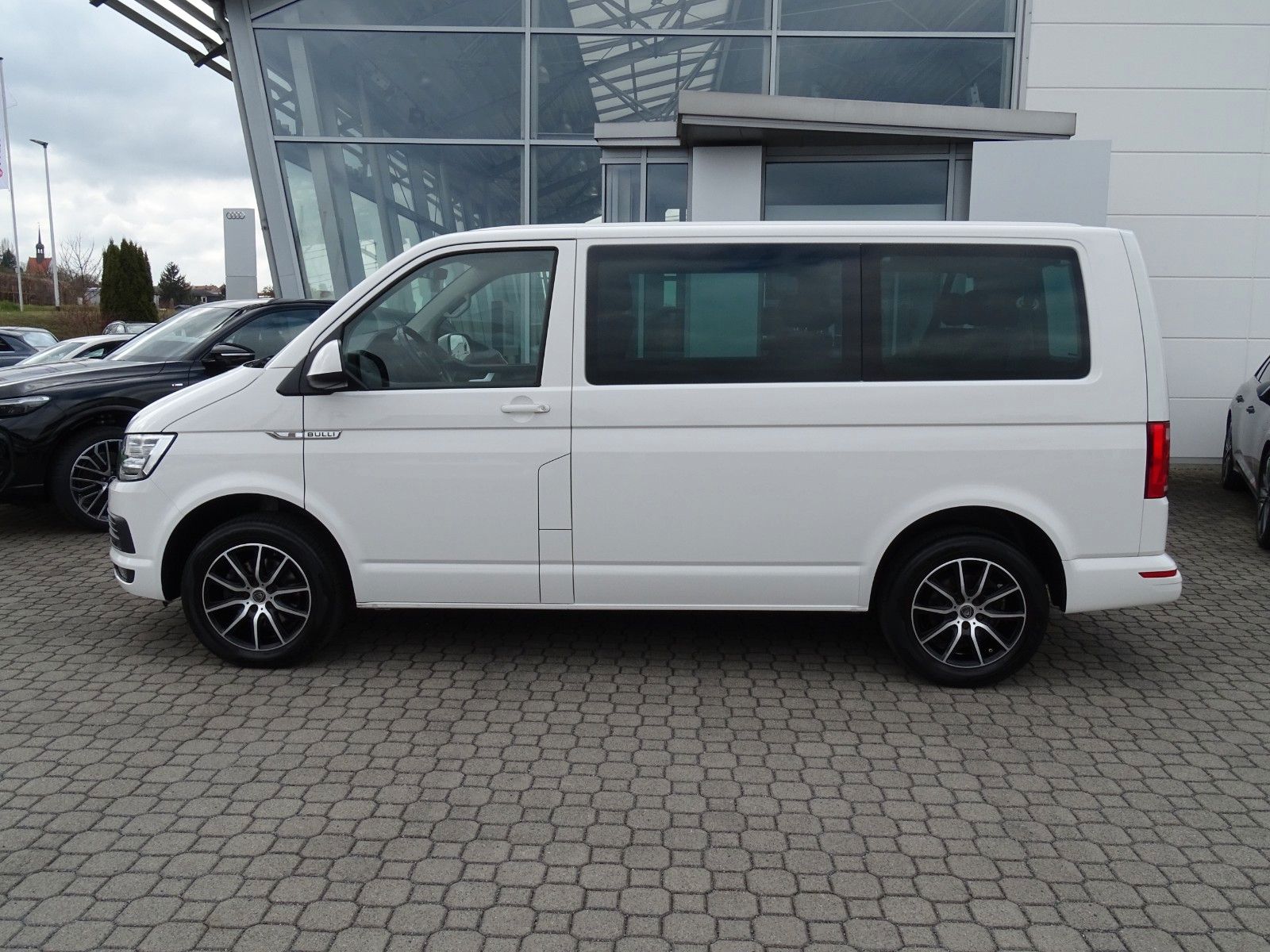 Volkswagen T6.1 Caravelle 2.0 TDI DSG Comfortline foto 5