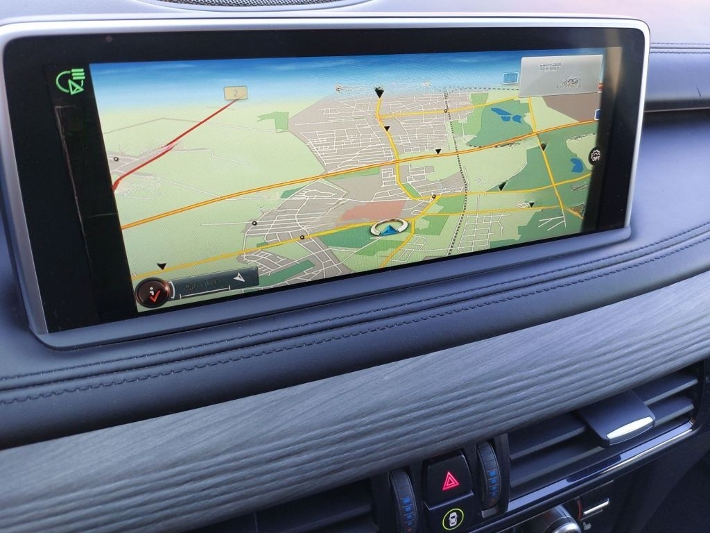 BMW X5 xDrive50i M-Sport GEWERBE 1.Hd AHK PANO KAM foto 13