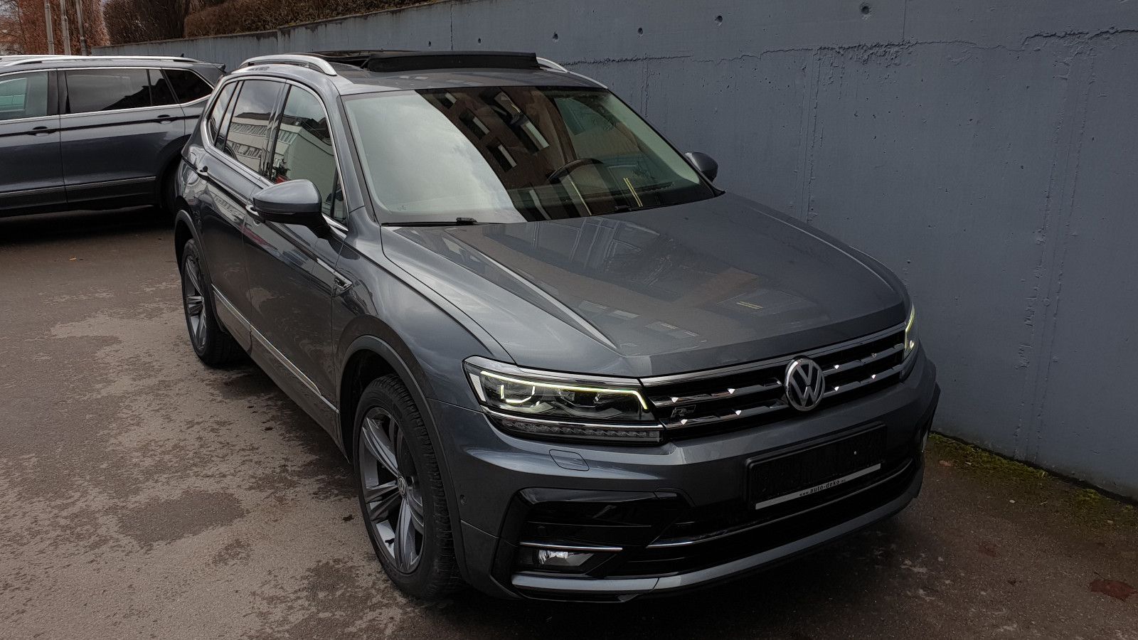 Volkswagen Tiguan Allspace 2.0 TDI DSG * R-Line * 7 Sitze* foto 2