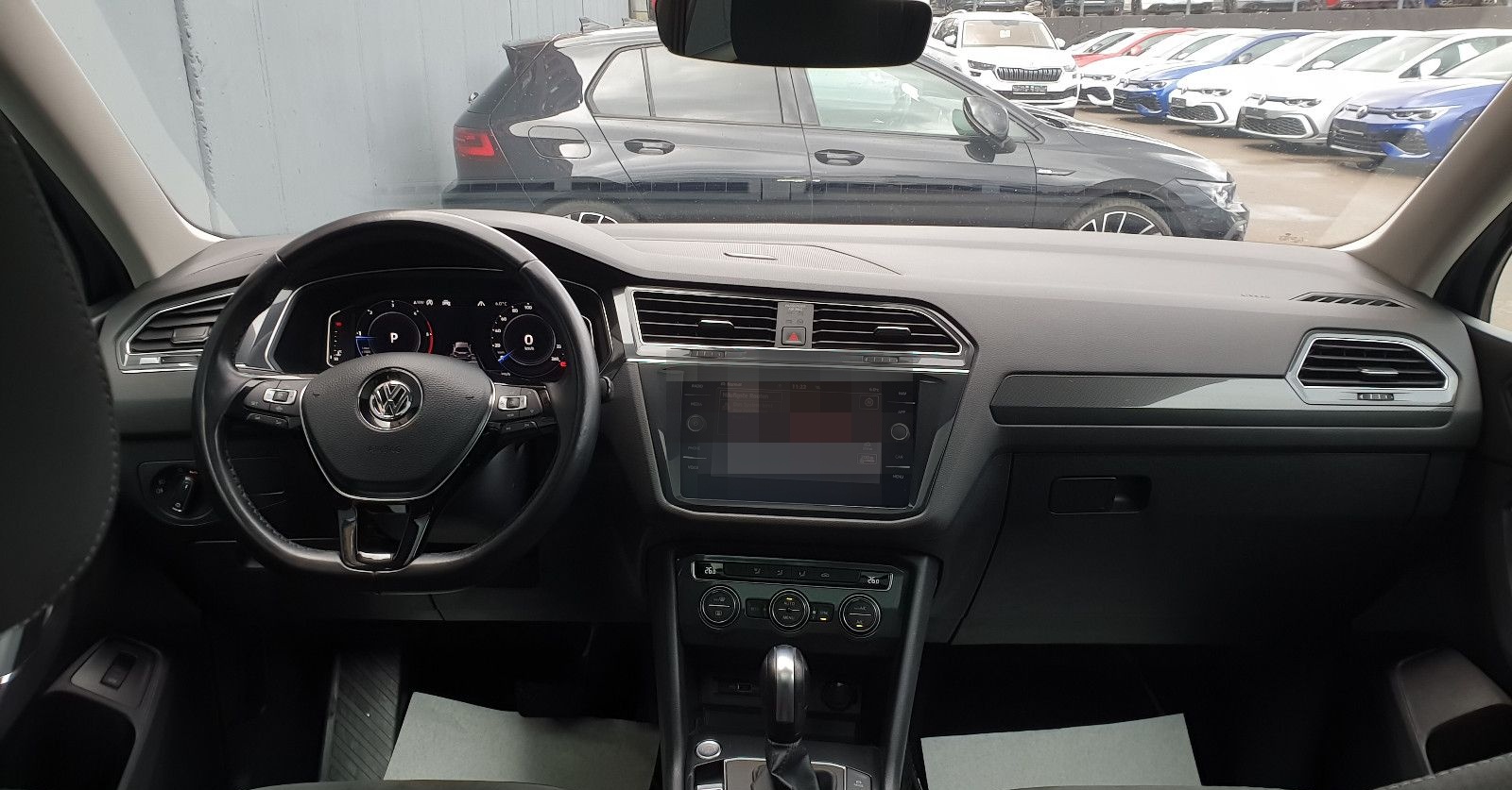 Volkswagen Tiguan Allspace 2.0 TDI DSG * R-Line * 7 Sitze* foto 5