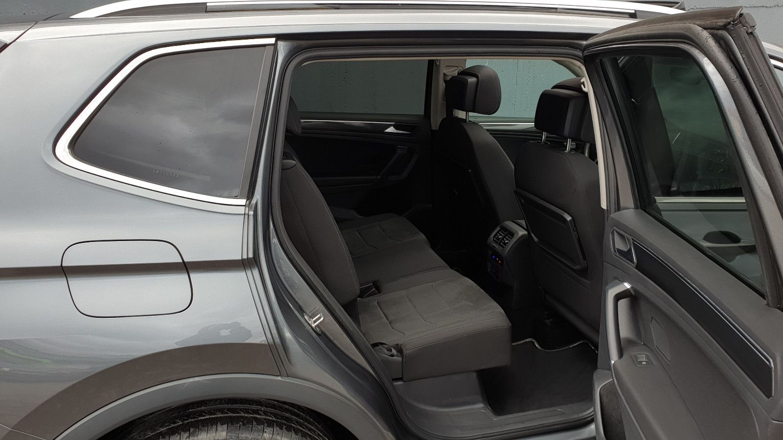 Volkswagen Tiguan Allspace 2.0 TDI DSG * R-Line * 7 Sitze* foto 8