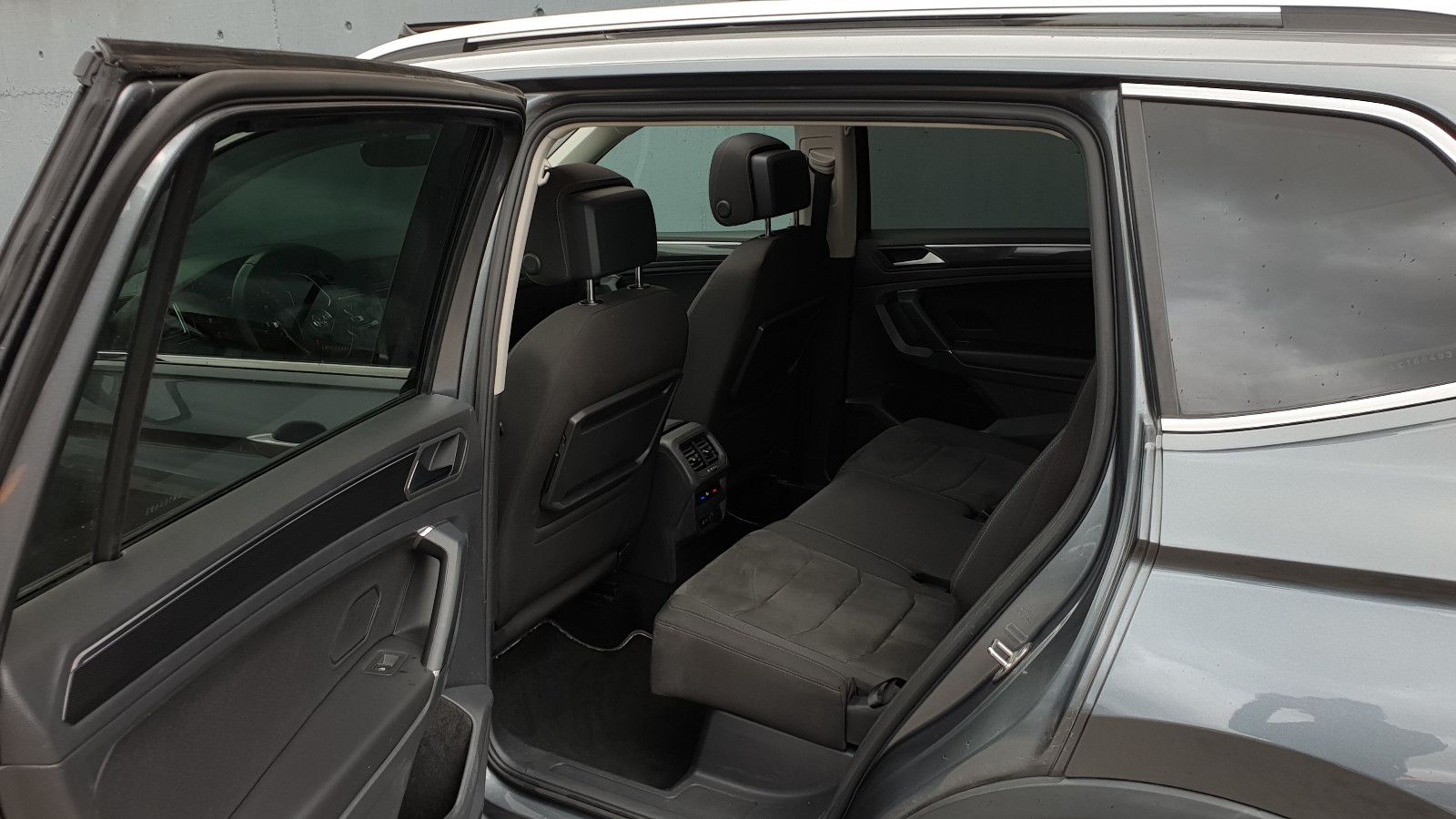 Volkswagen Tiguan Allspace 2.0 TDI DSG * R-Line * 7 Sitze* foto 9