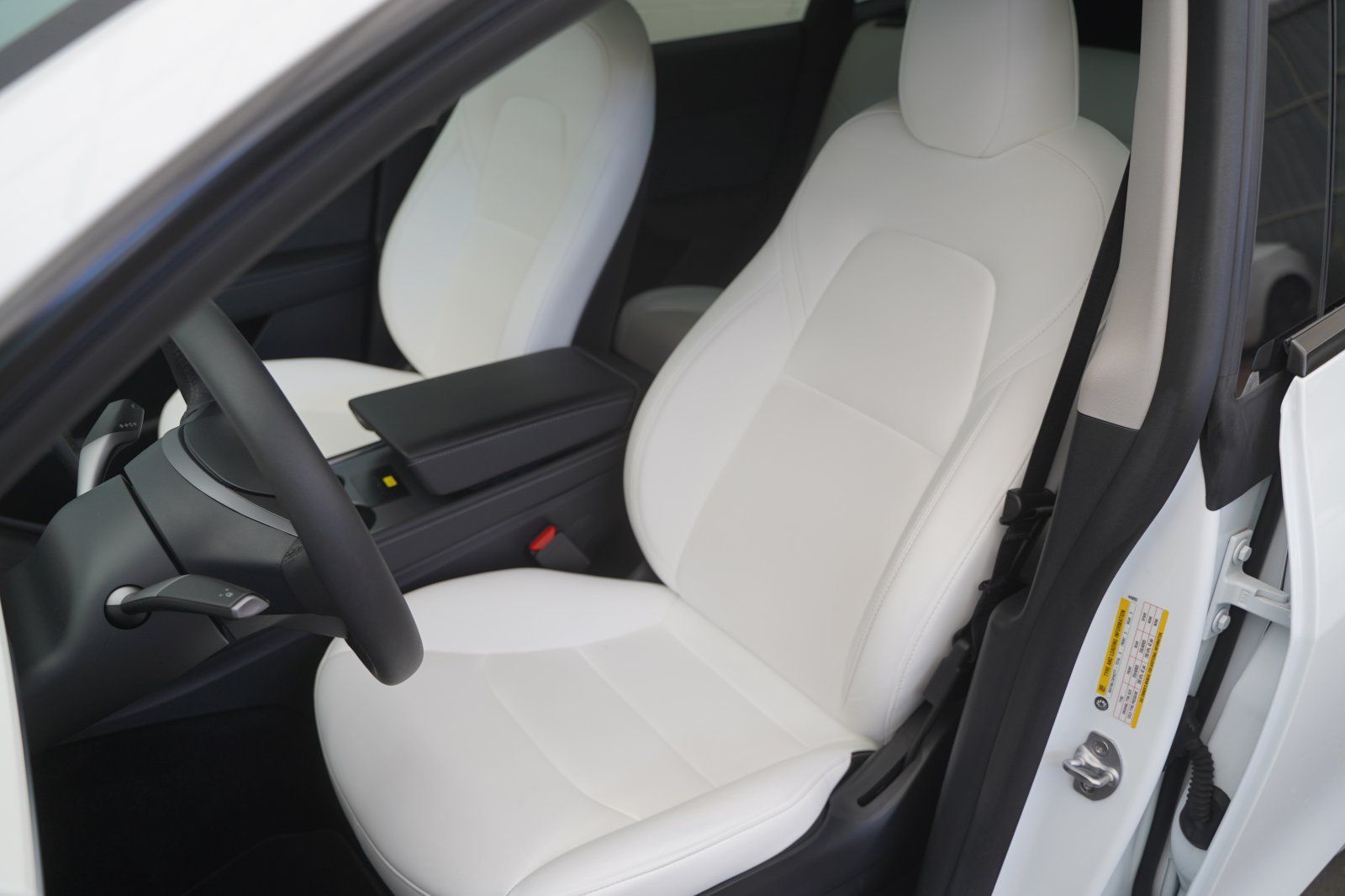 Tesla Model Y Long Range AWD *innen weiß*20-Zoll* foto 13