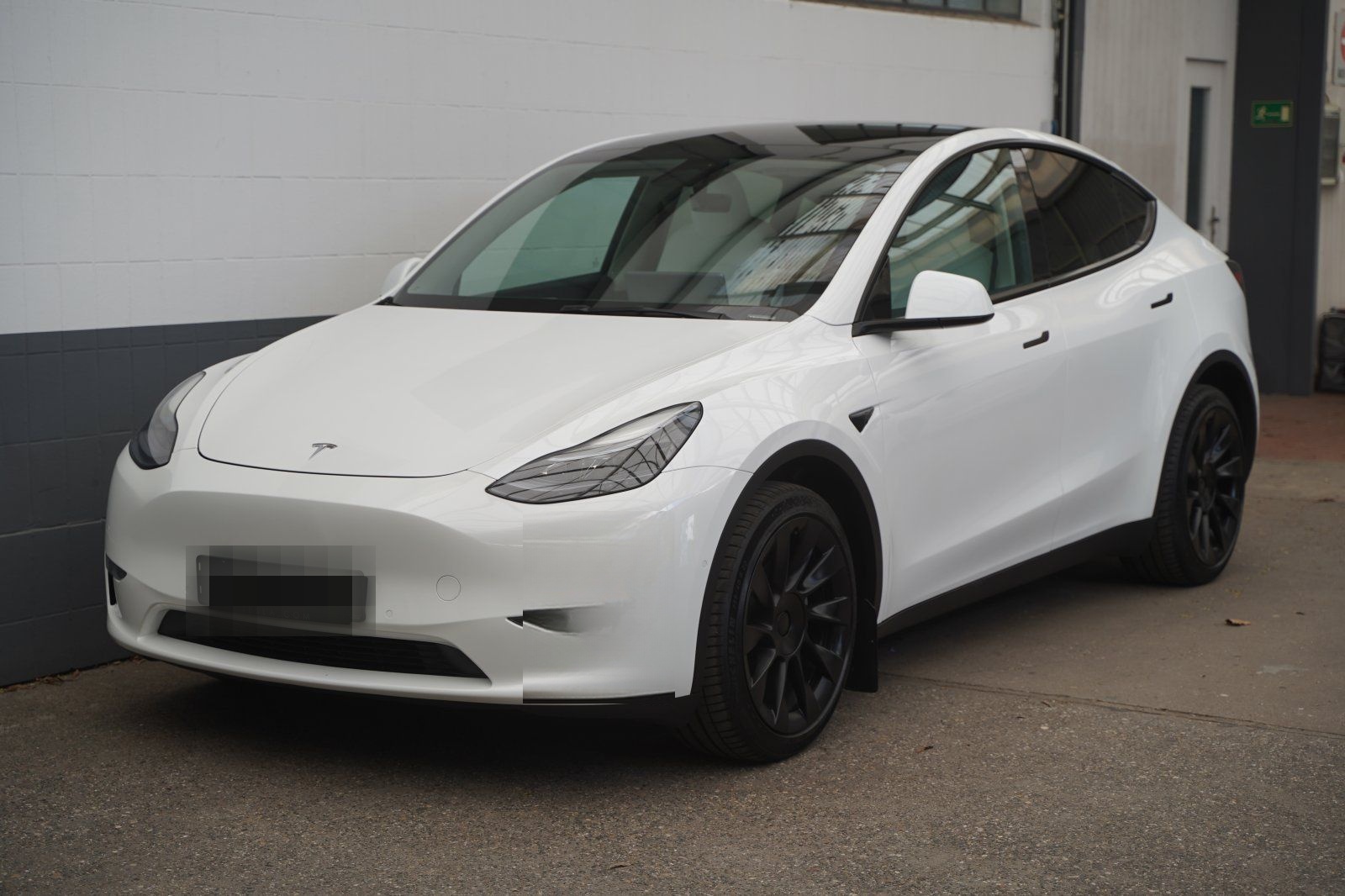 Tesla Model Y Long Range AWD *innen weiß*20-Zoll* foto 3