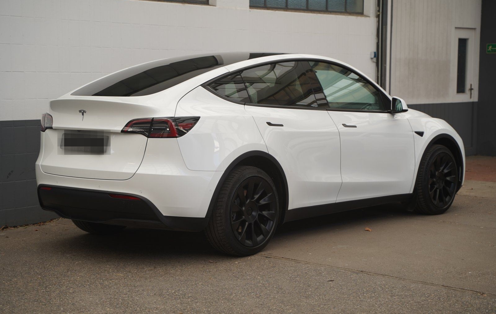 Tesla Model Y Long Range AWD *innen weiß*20-Zoll* foto 25