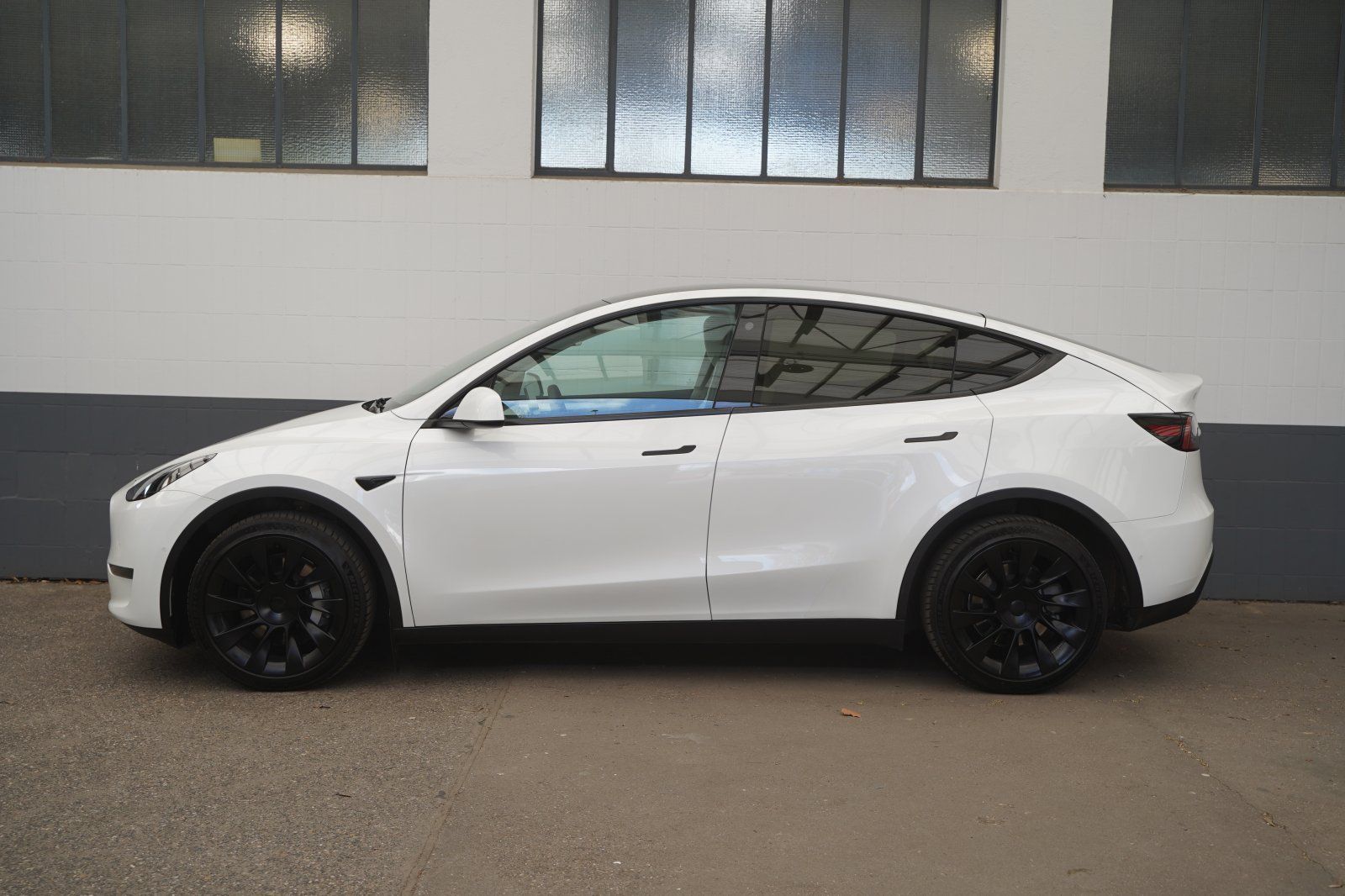 Tesla Model Y Long Range AWD *innen weiß*20-Zoll* foto 4