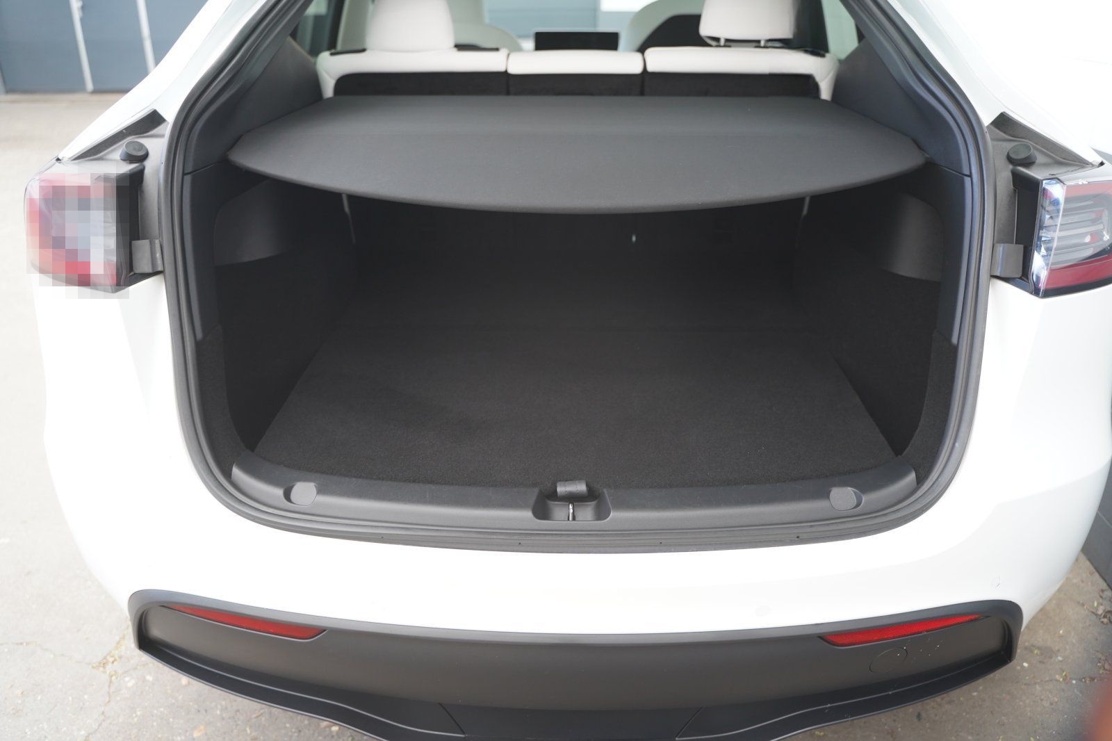 Tesla Model Y Long Range AWD *innen weiß*20-Zoll* foto 8