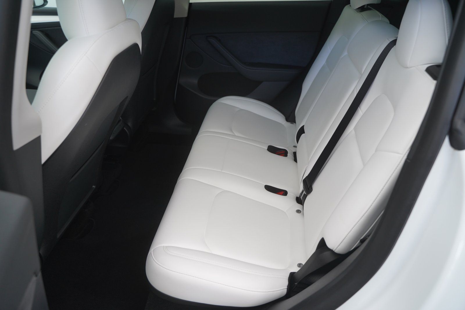 Tesla Model Y Long Range AWD *innen weiß*20-Zoll* foto 9