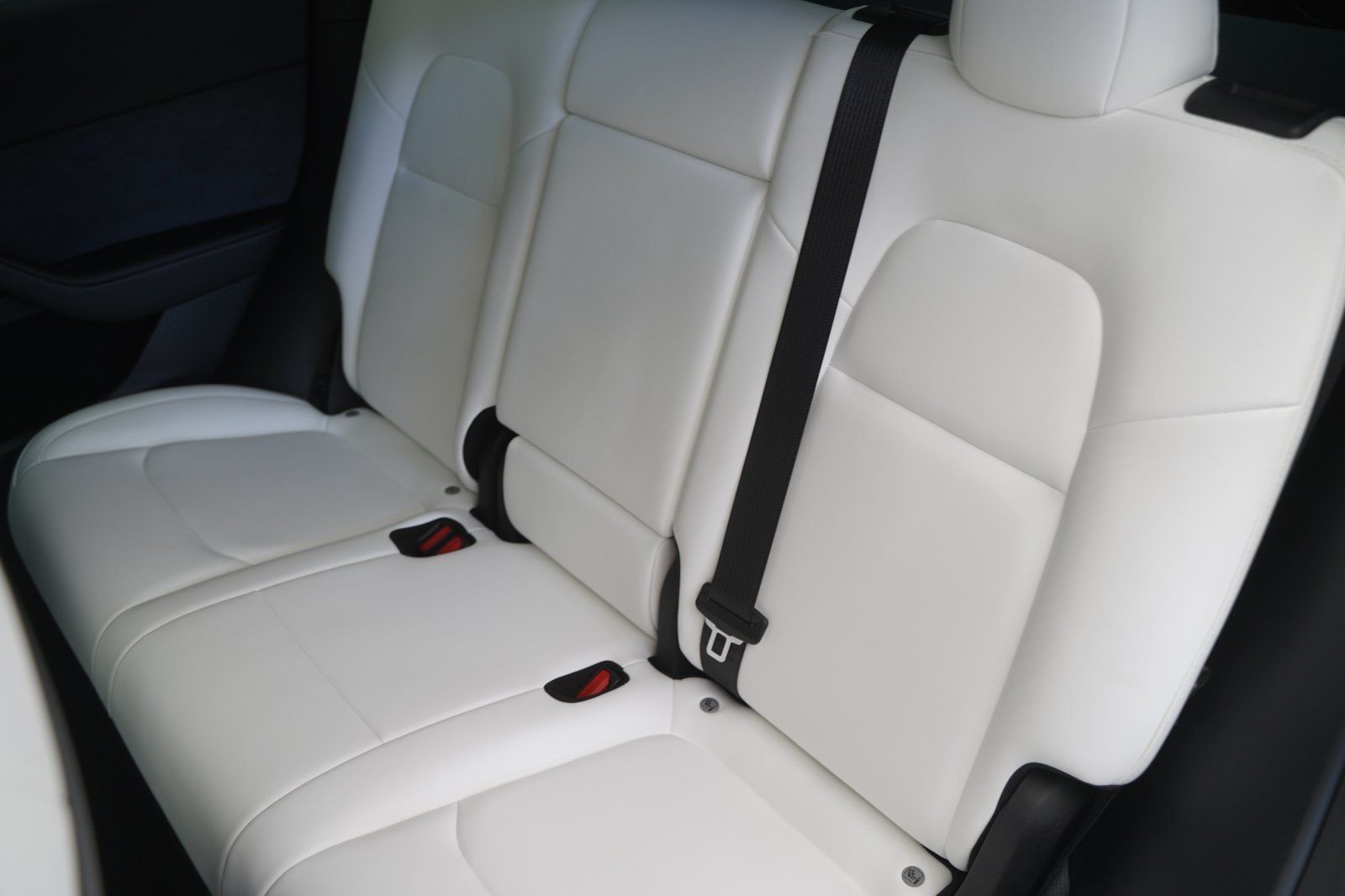 Tesla Model Y Long Range AWD *innen weiß*20-Zoll* foto 10