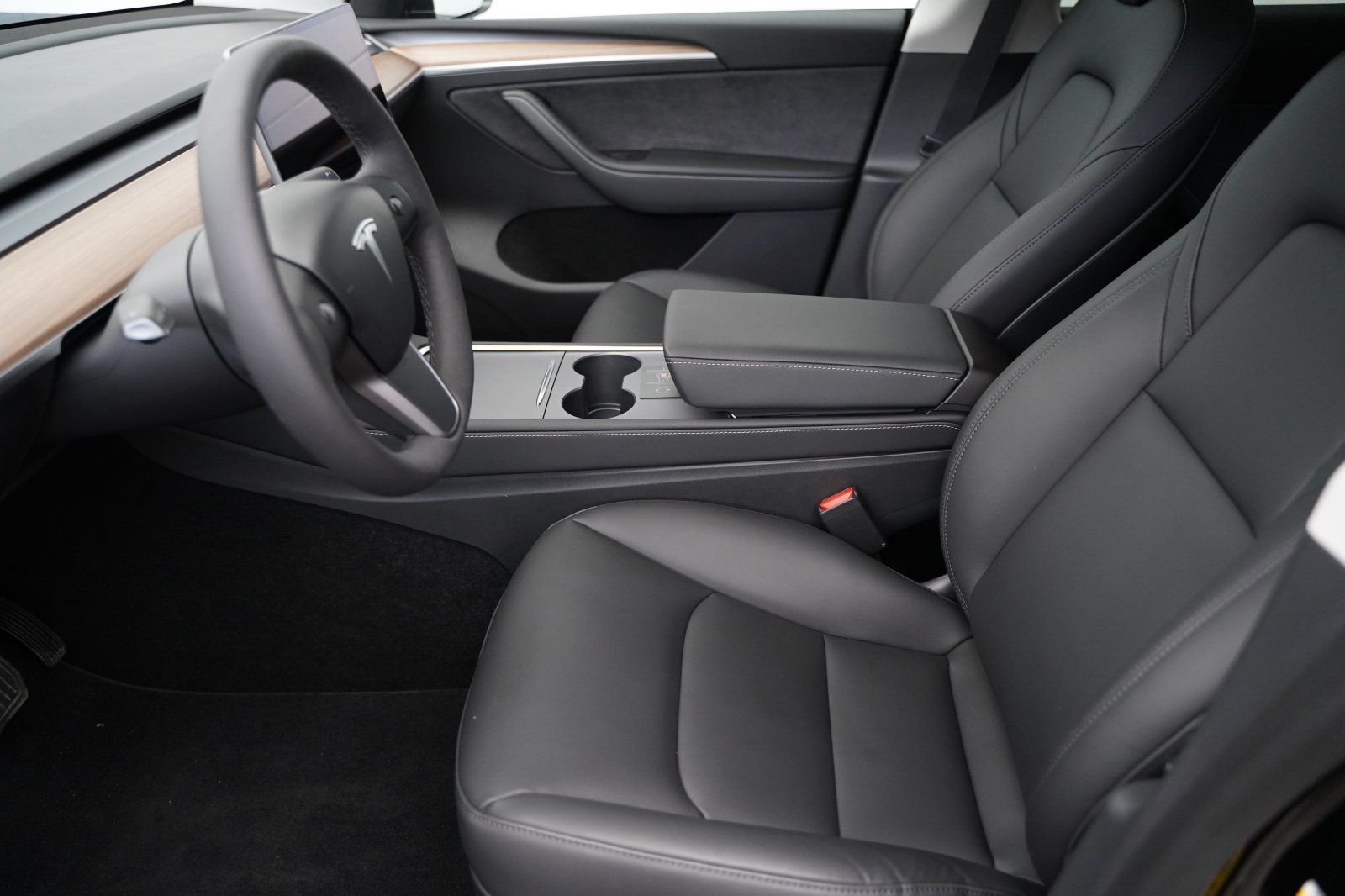 Tesla Model Y Long Range AWD *20-Zoll* foto 11