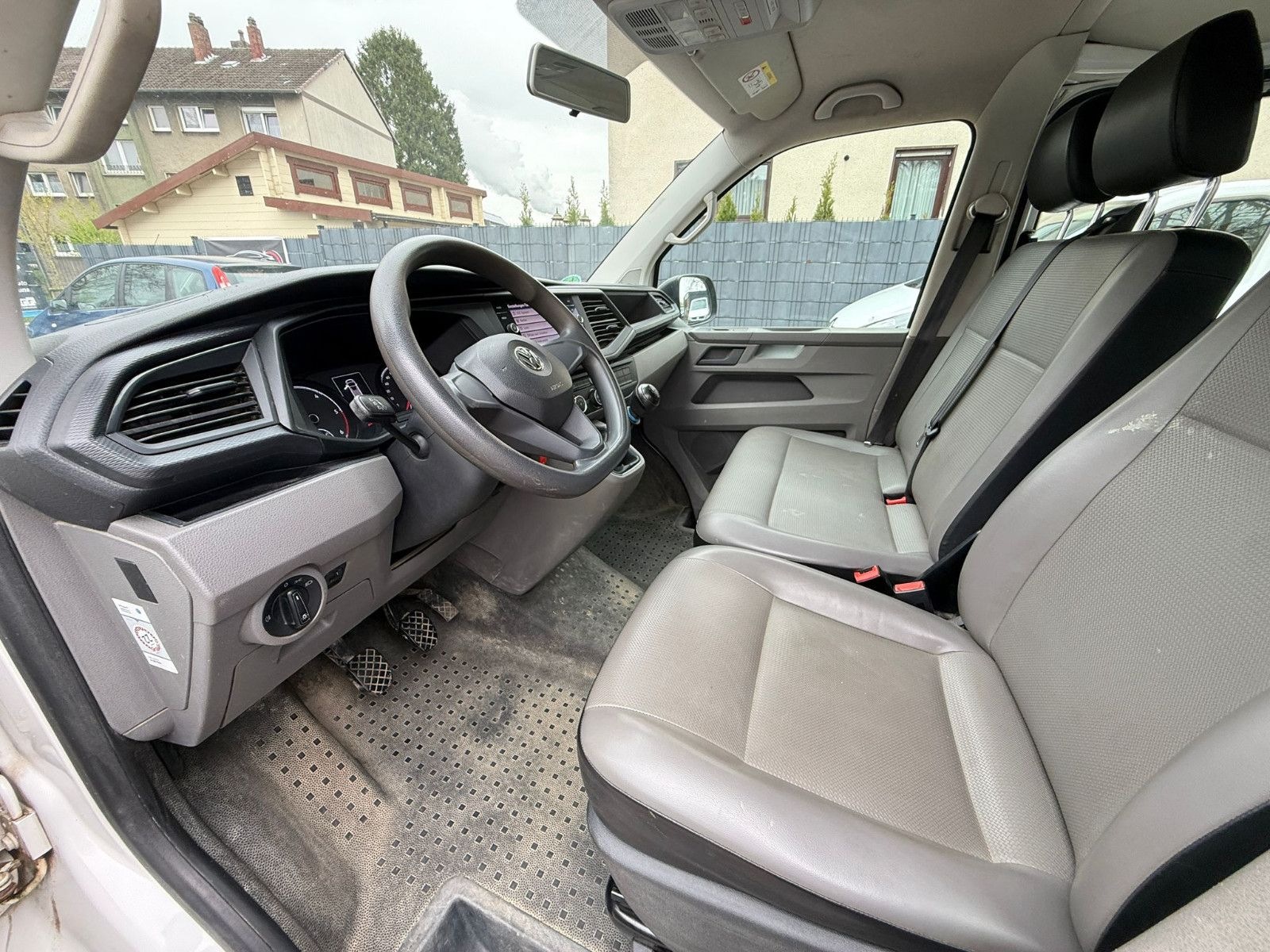Volkswagen T6.1 Transporter Kombi lang FWDT6.1 Transporter foto 9