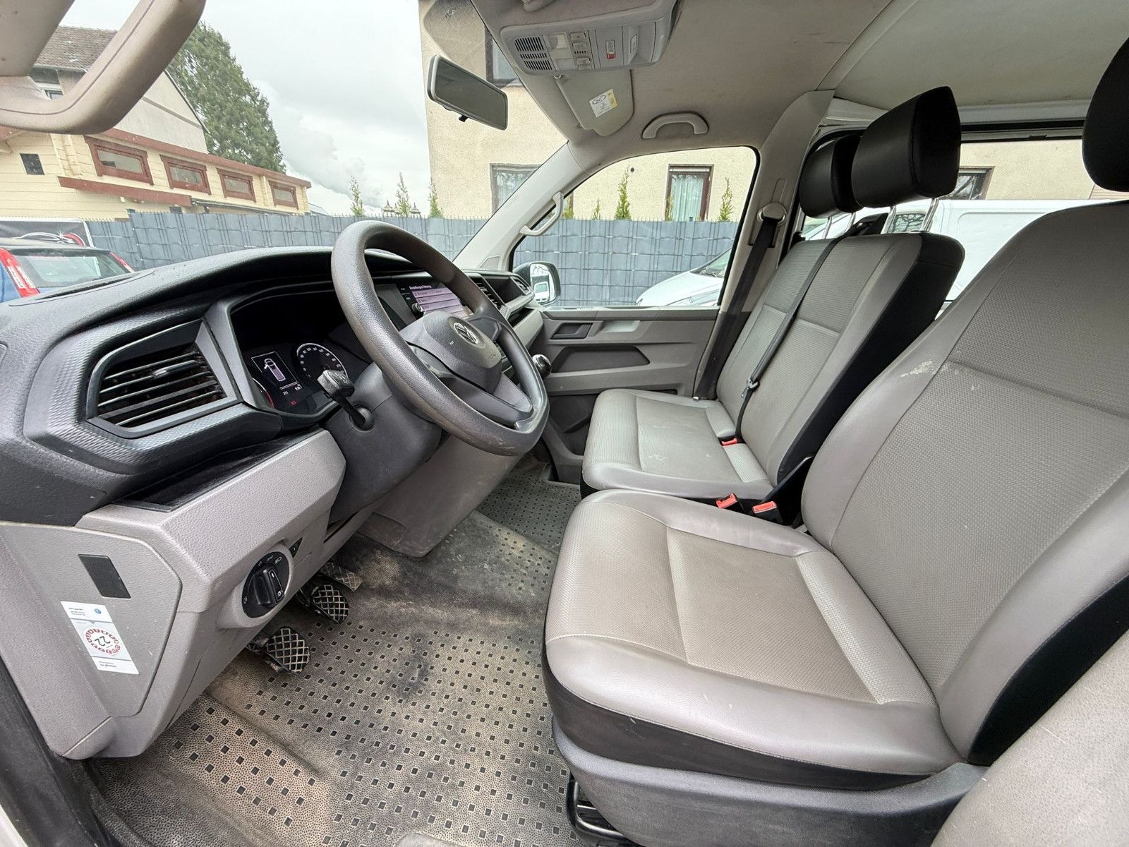 Volkswagen T6.1 Transporter Kombi lang FWDT6.1 Transporter foto 10