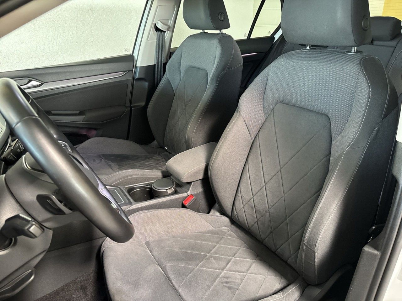 Volkswagen Golf VIII 2.0 TDI Style DSG+SHZ+USB+DAB+EPH+LWS+ foto 5