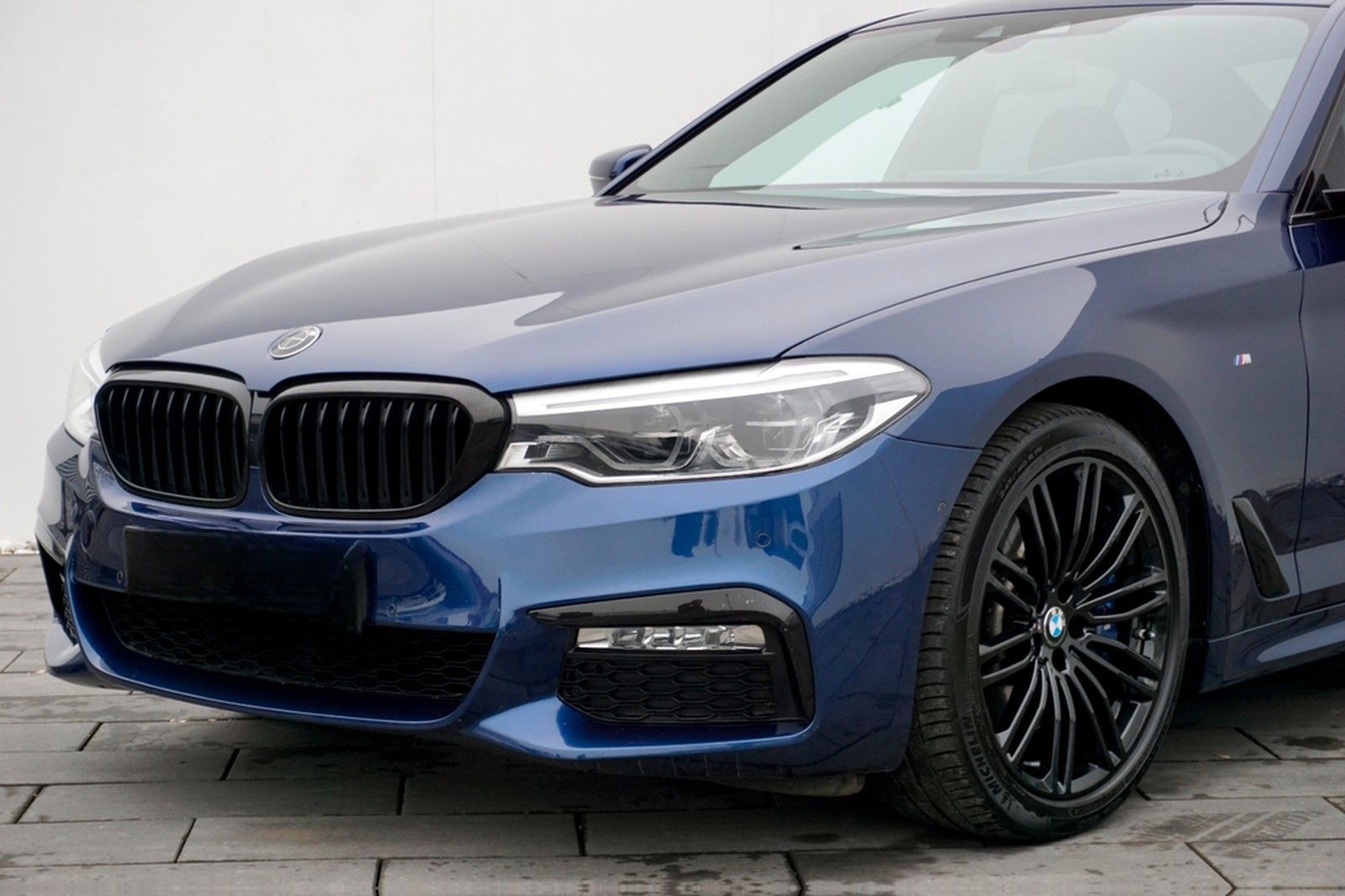 BMW 540 i xDrive M-Sport HUD~eSD~KAMERA~4xSHZ~Memory foto 2