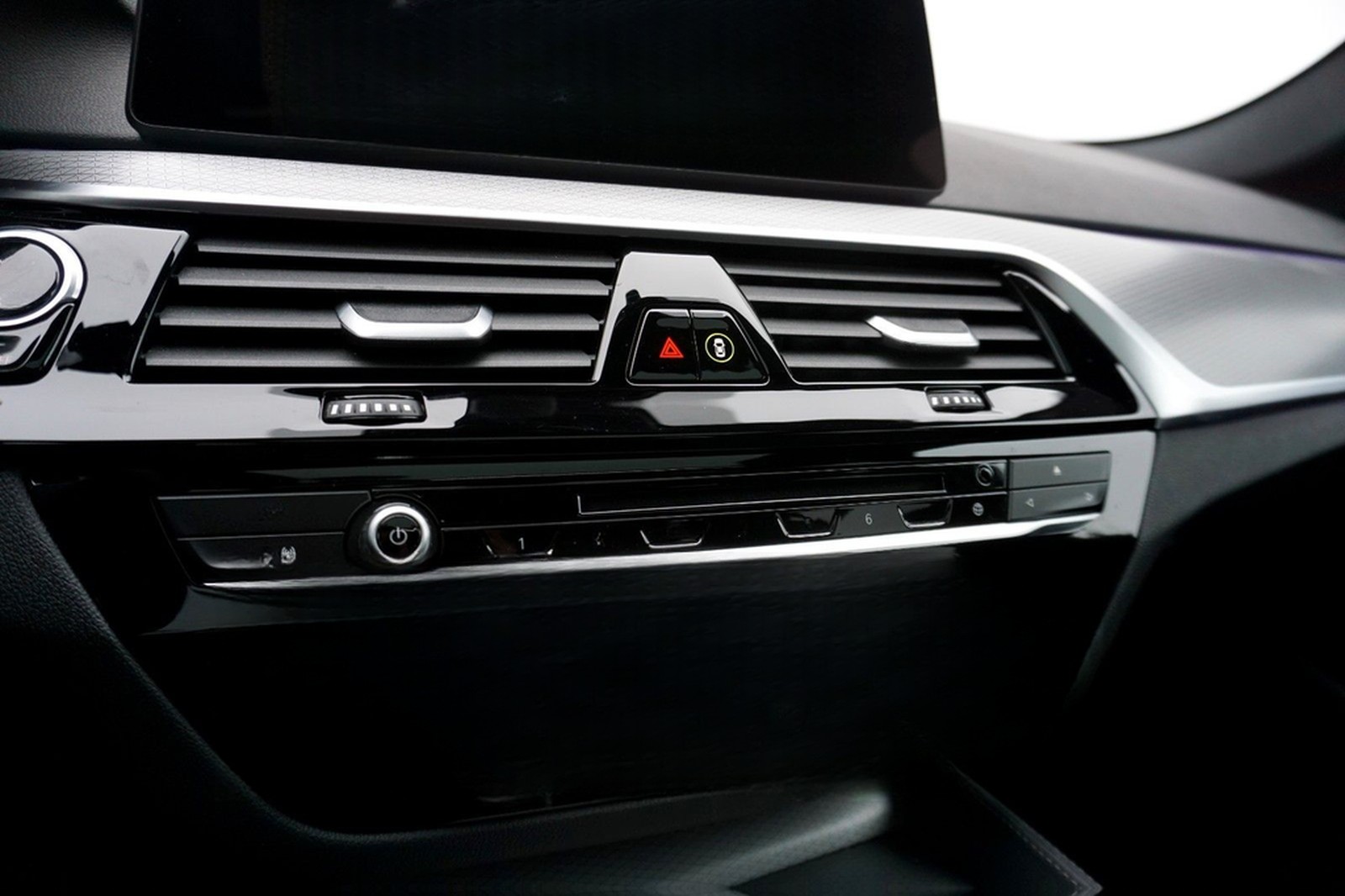 BMW 540 i xDrive M-Sport HUD~eSD~KAMERA~4xSHZ~Memory foto 20