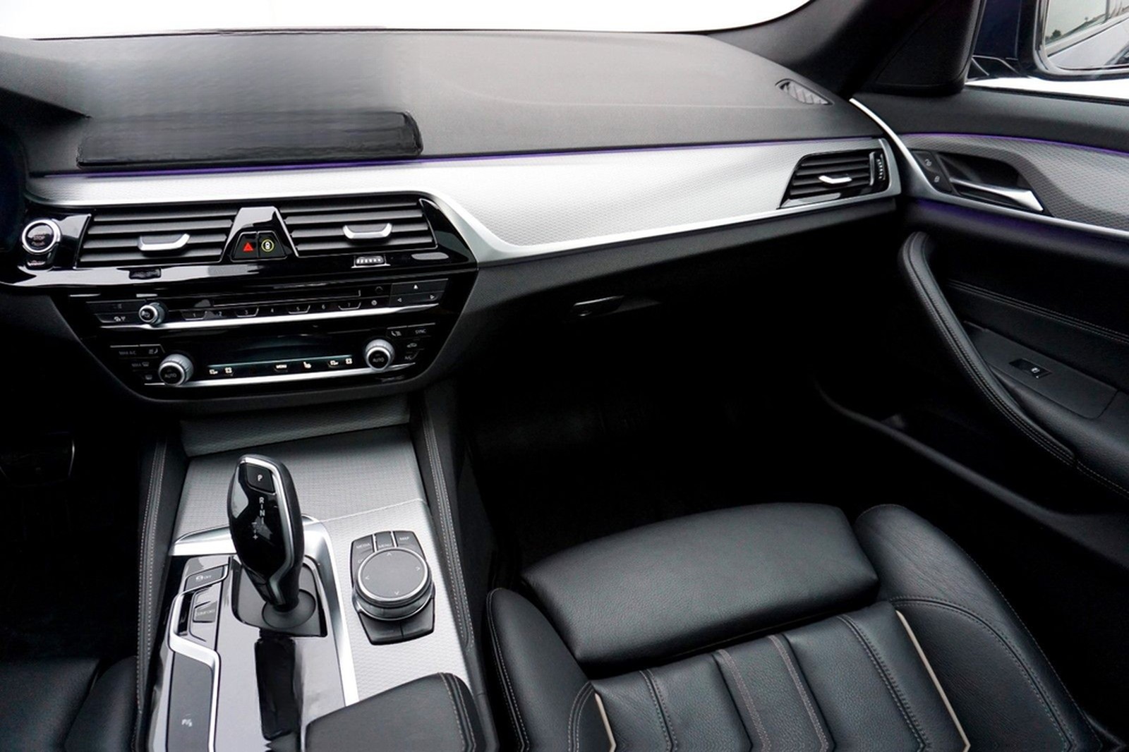 BMW 540 i xDrive M-Sport HUD~eSD~KAMERA~4xSHZ~Memory foto 22