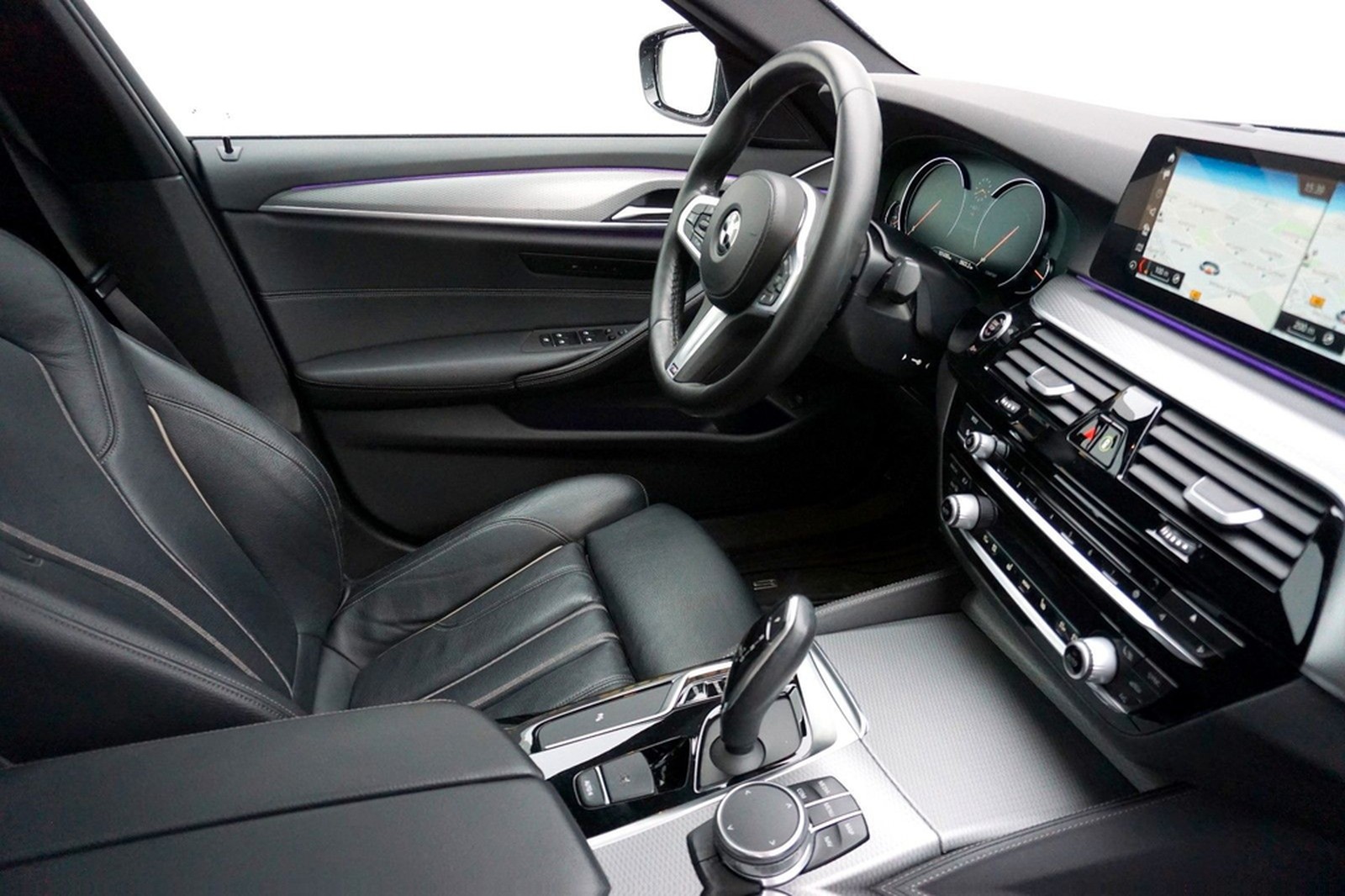 BMW 540 i xDrive M-Sport HUD~eSD~KAMERA~4xSHZ~Memory foto 25
